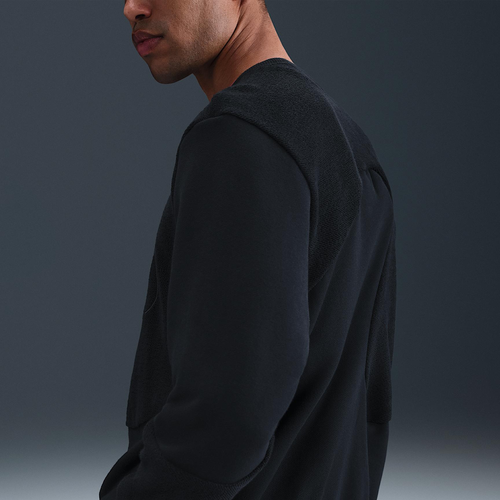 Nike Men's Giannis Standard Issue Basketball Crew Product Image