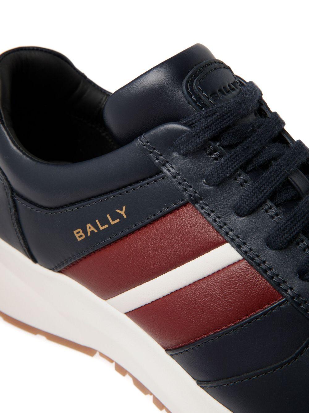 Outline sneakers Product Image