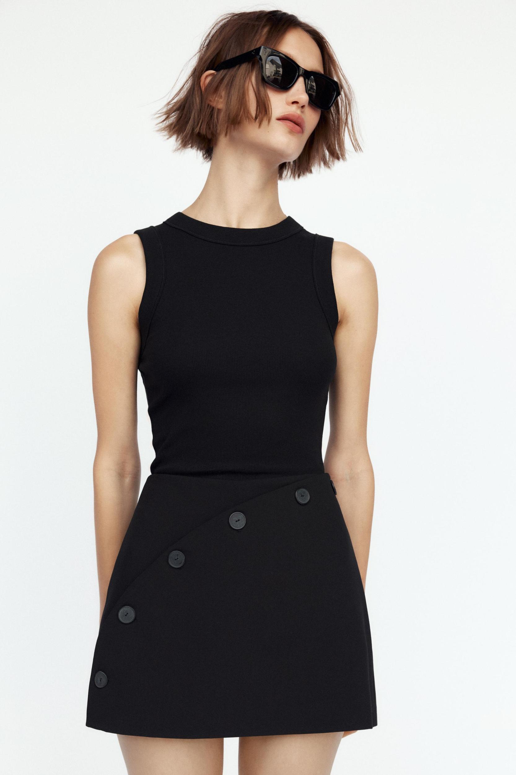 SPLIT SKIRT WITH BUTTONS Product Image