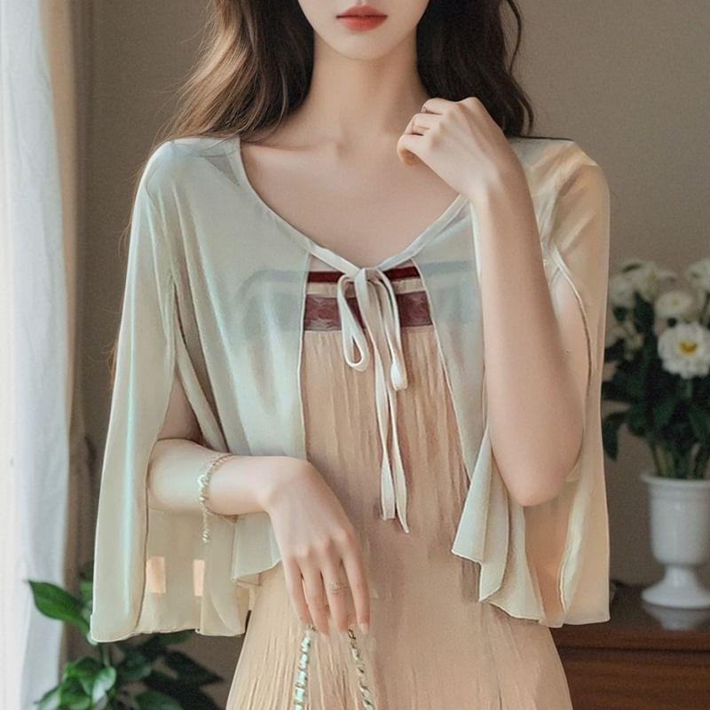 3/4-Sleeve Plain Tie Front Crop Cardigan Product Image