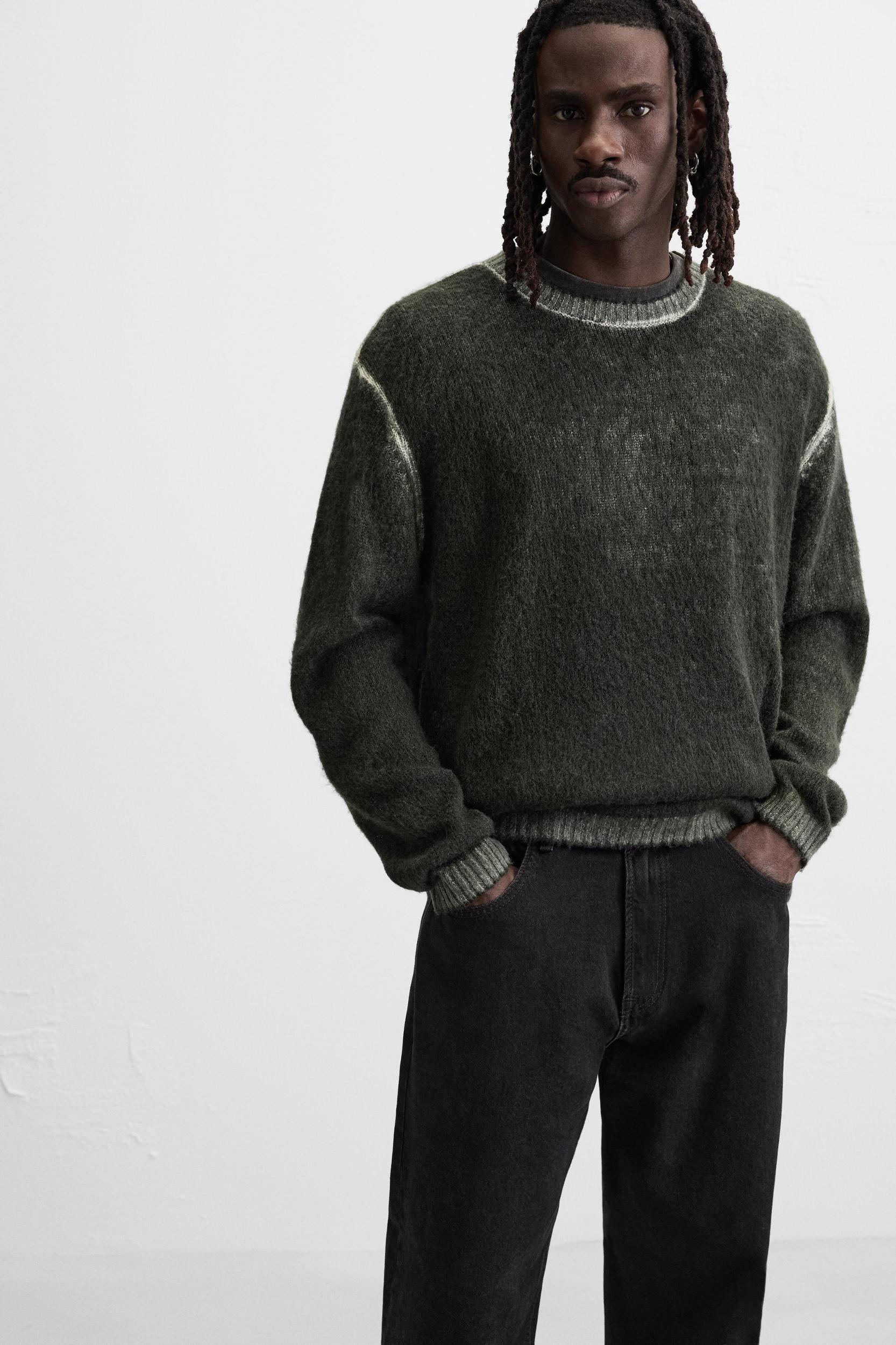 SPRAY PRINT SWEATER Product Image