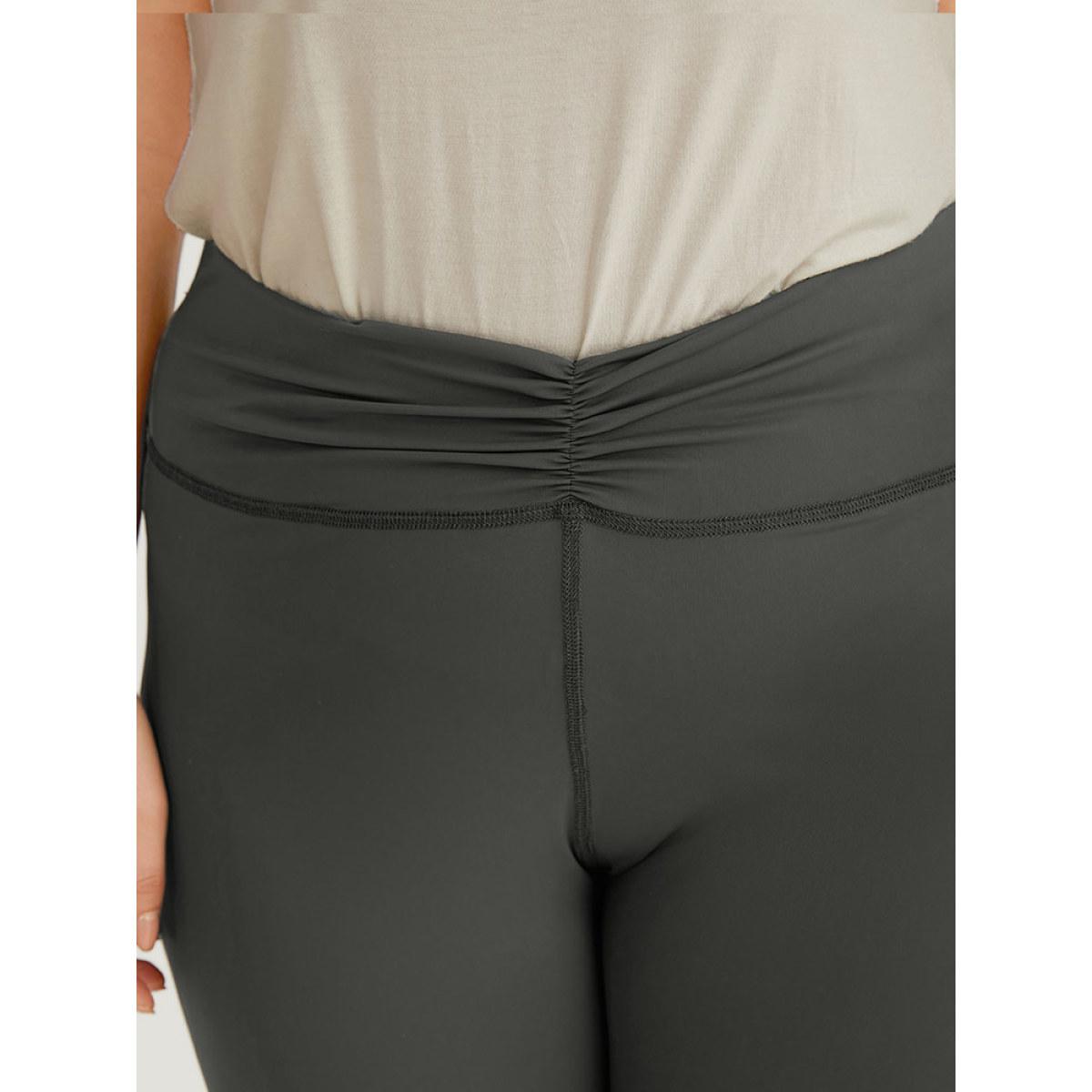 Plus Size Plain Elastic Waist Ruched Skinny Cropped Leggings Women Gray Elegant High stretch Skinny High Rise Dailywear Leggings BloomChic 28/5X Product Image