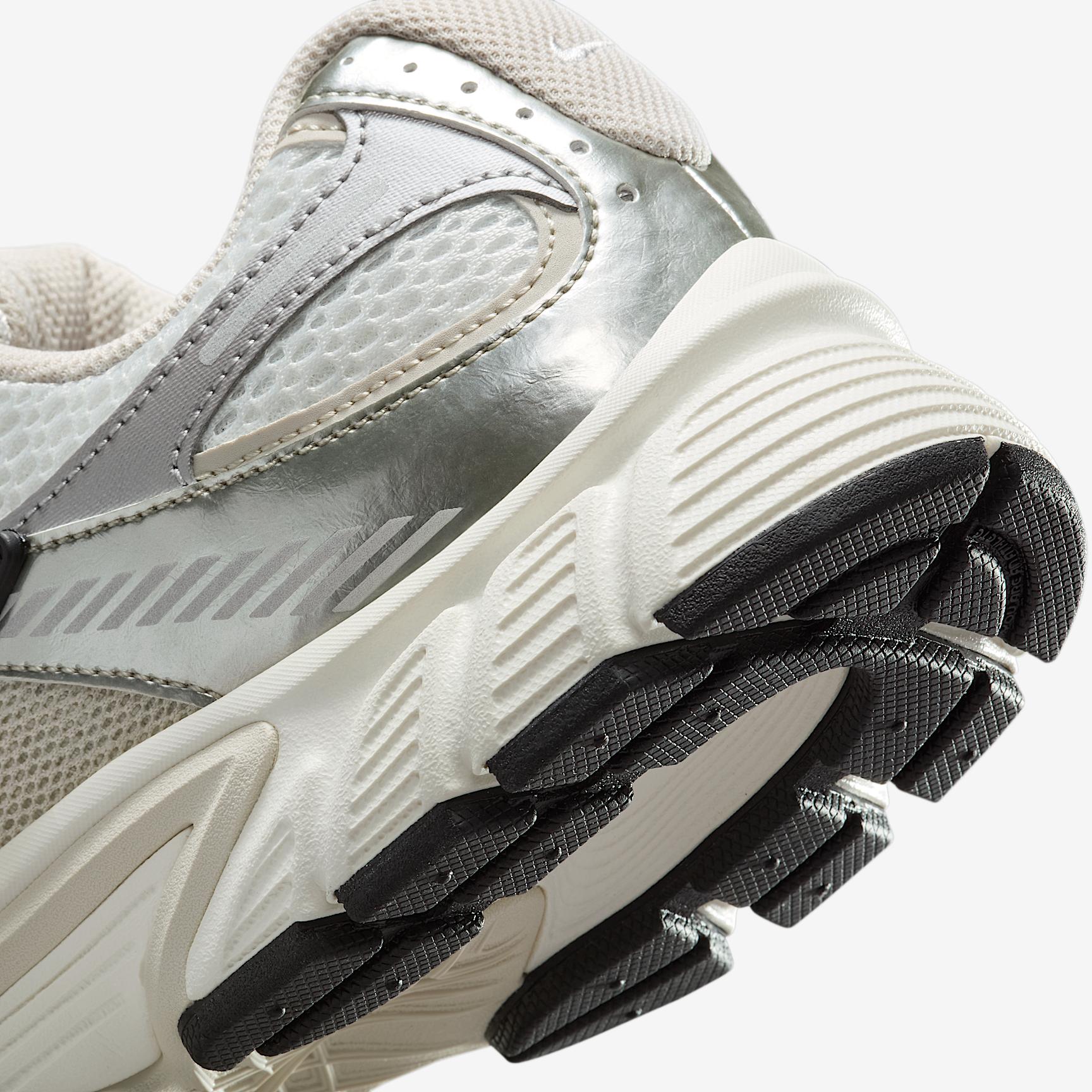 Nike Womens V5 RNR Shoes with Reflective Accents | HQ7901-107 Product Image