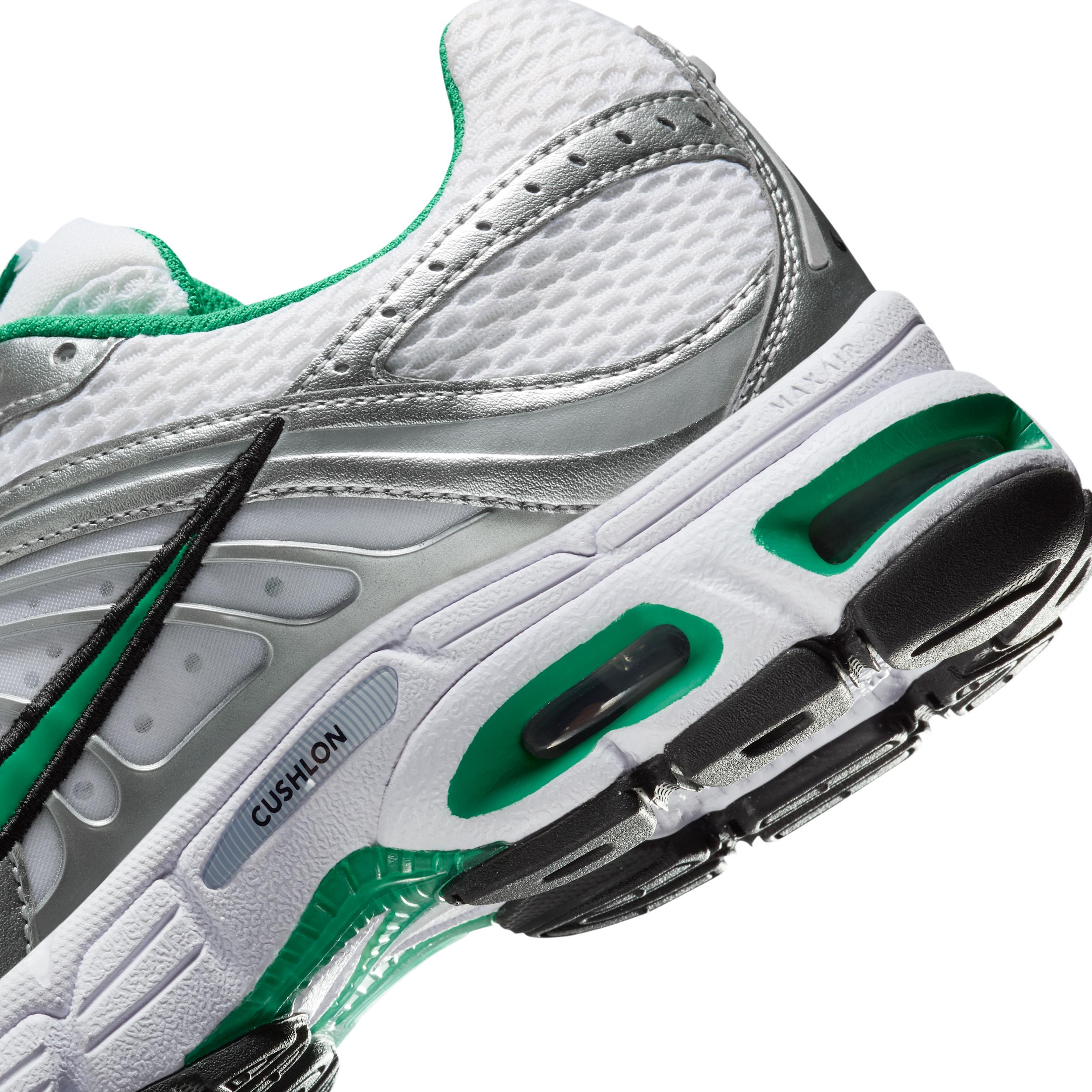 Nike Women's Air Max Moto 2K Shoes Product Image