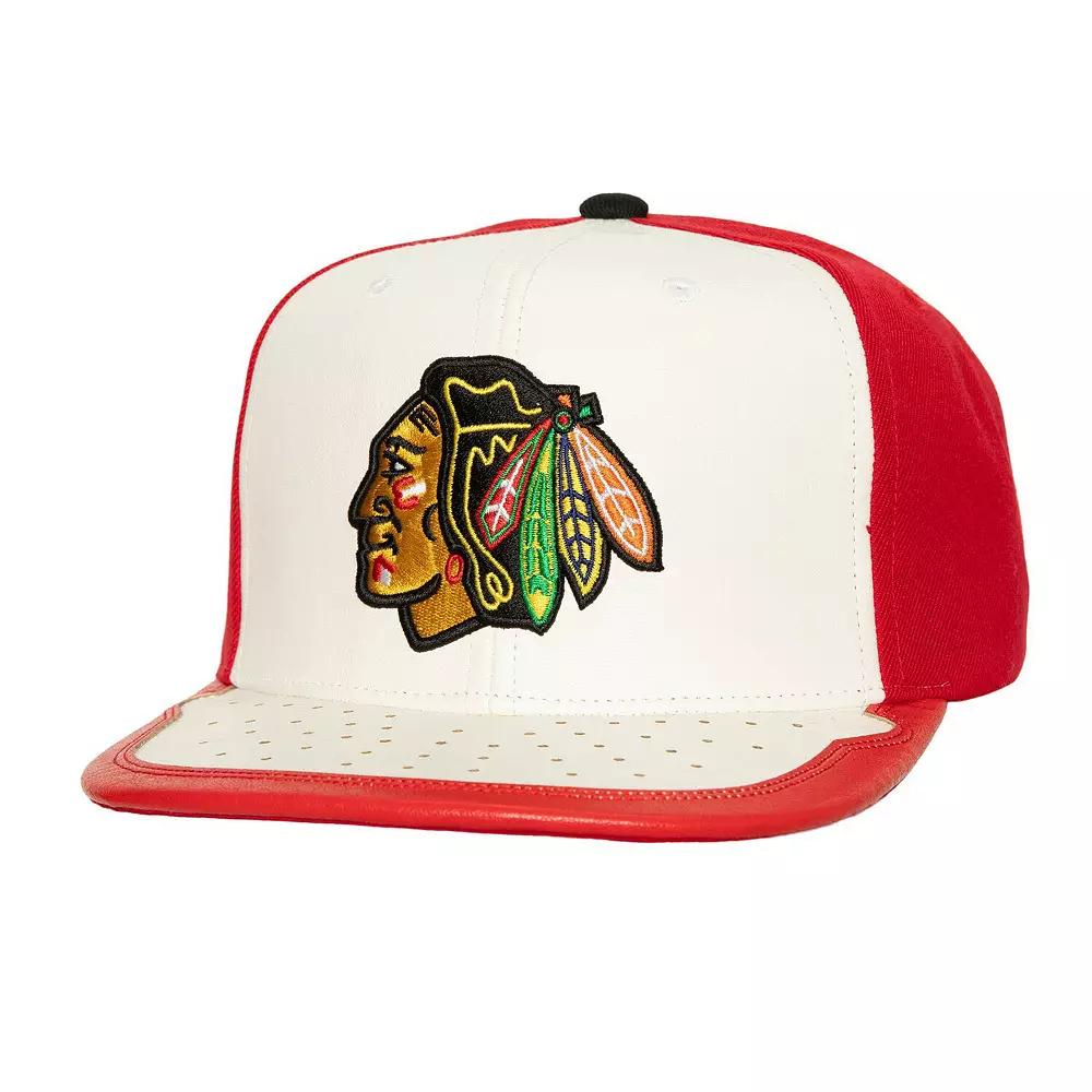 Men's Mitchell & Ness White/Red Chicago Blackhawks Day One Snapback Hat Product Image