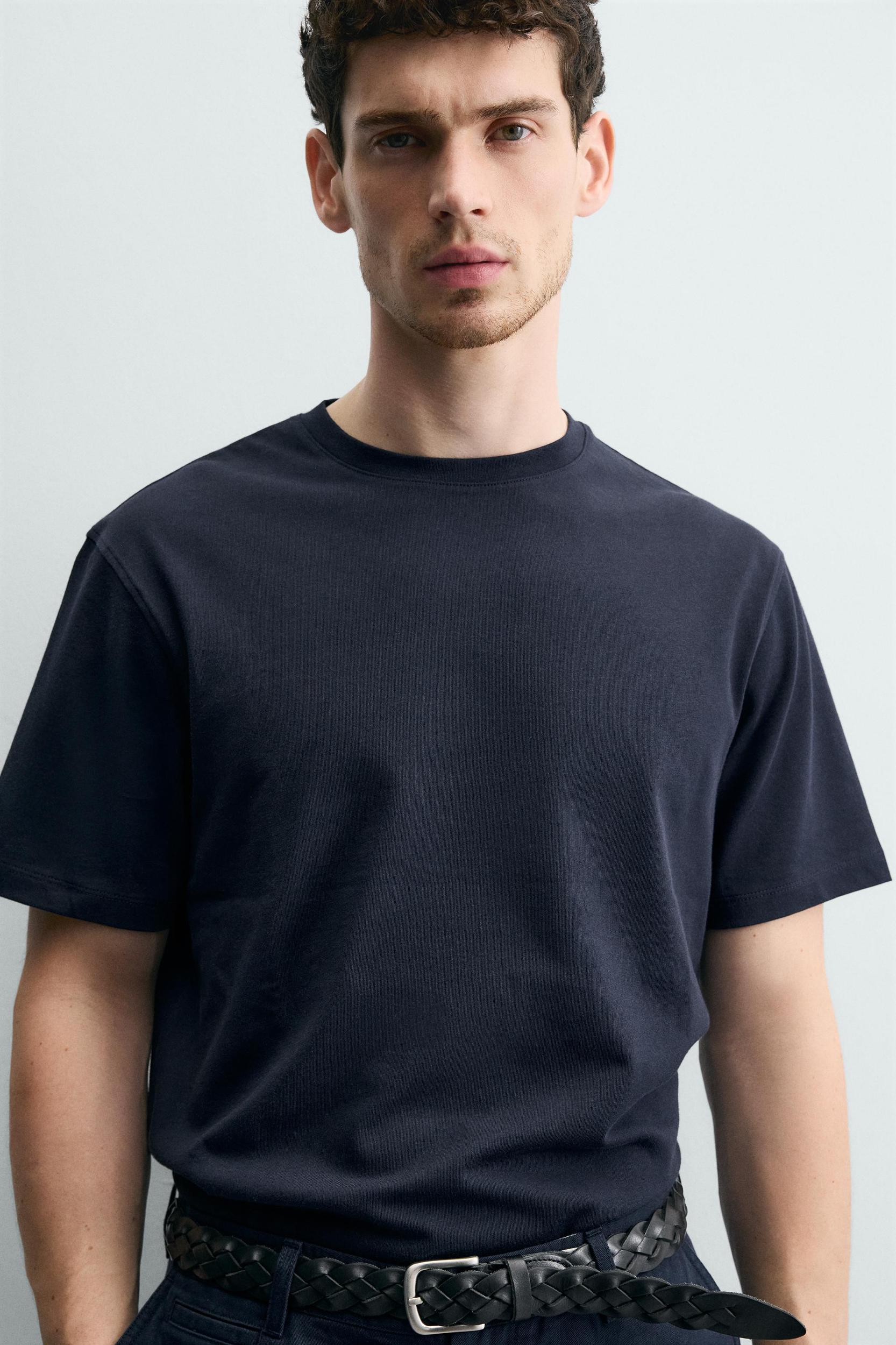 MEDIUM WEIGHT SHORT SLEEVE T-SHIRT Product Image