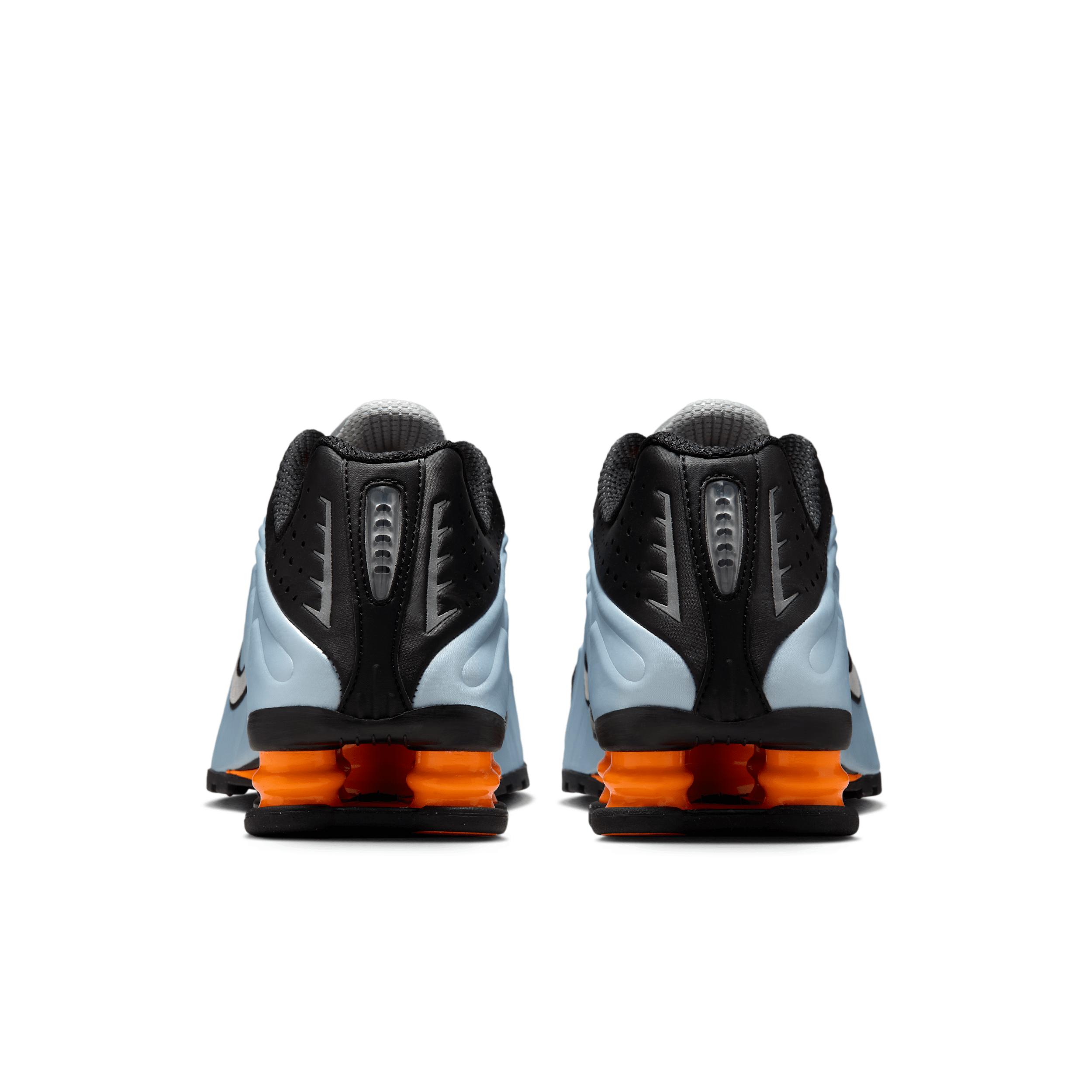 Nike Women's Shox R4 Shoes Product Image