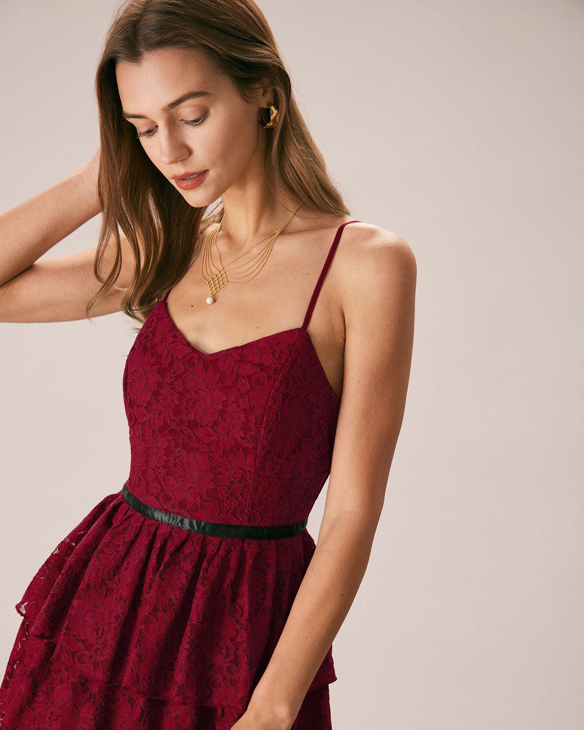 The Green Sweetheart Neck Lace Maxi Dress Product Image