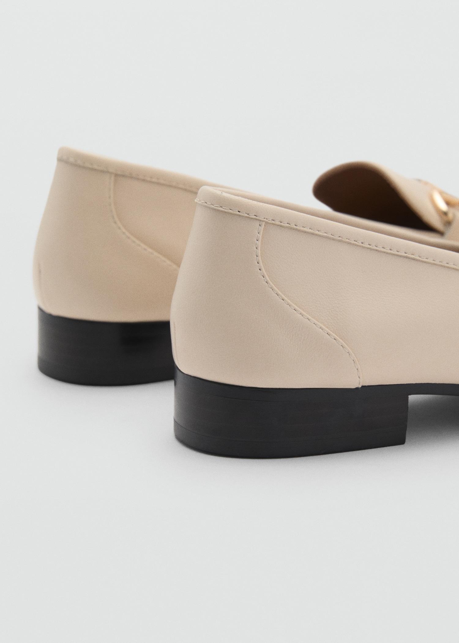 Buckle leather moccasins - Women | MANGO USA Product Image