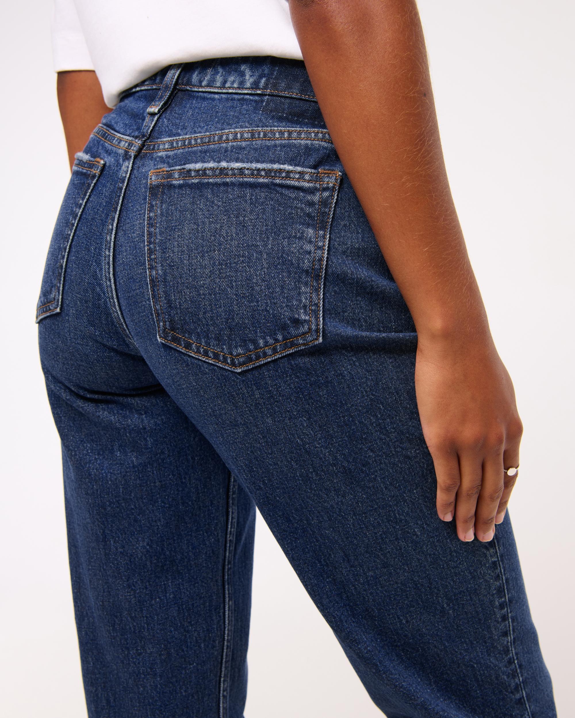 Curve Love Mid Rise 90s Straight Jean Product Image