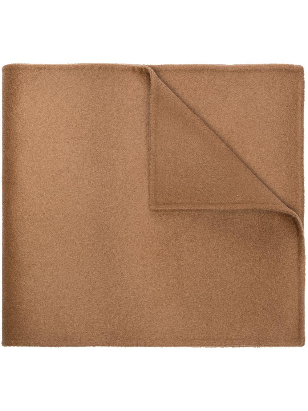 finished-edge scarf Product Image