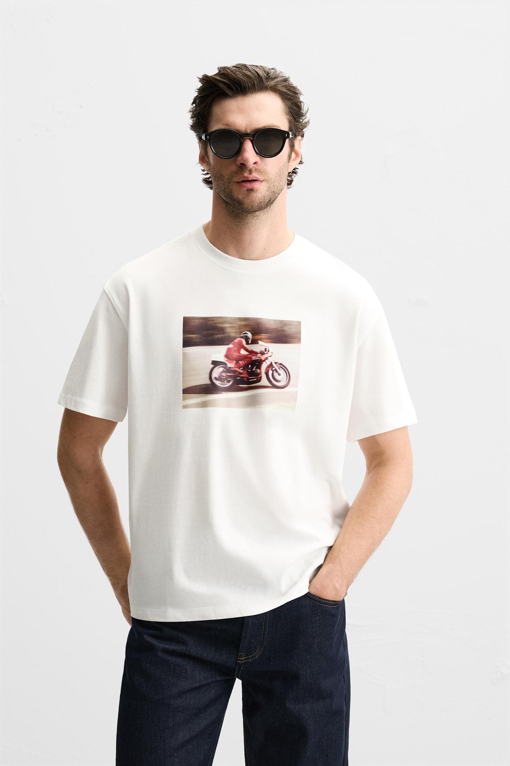 PRINTED PHOTOGRAPH T-SHIRT Product Image
