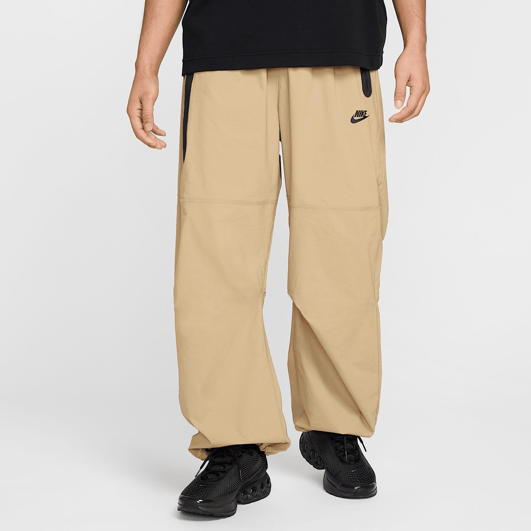 Nike Men's Tech Woven Oversized Pants Product Image