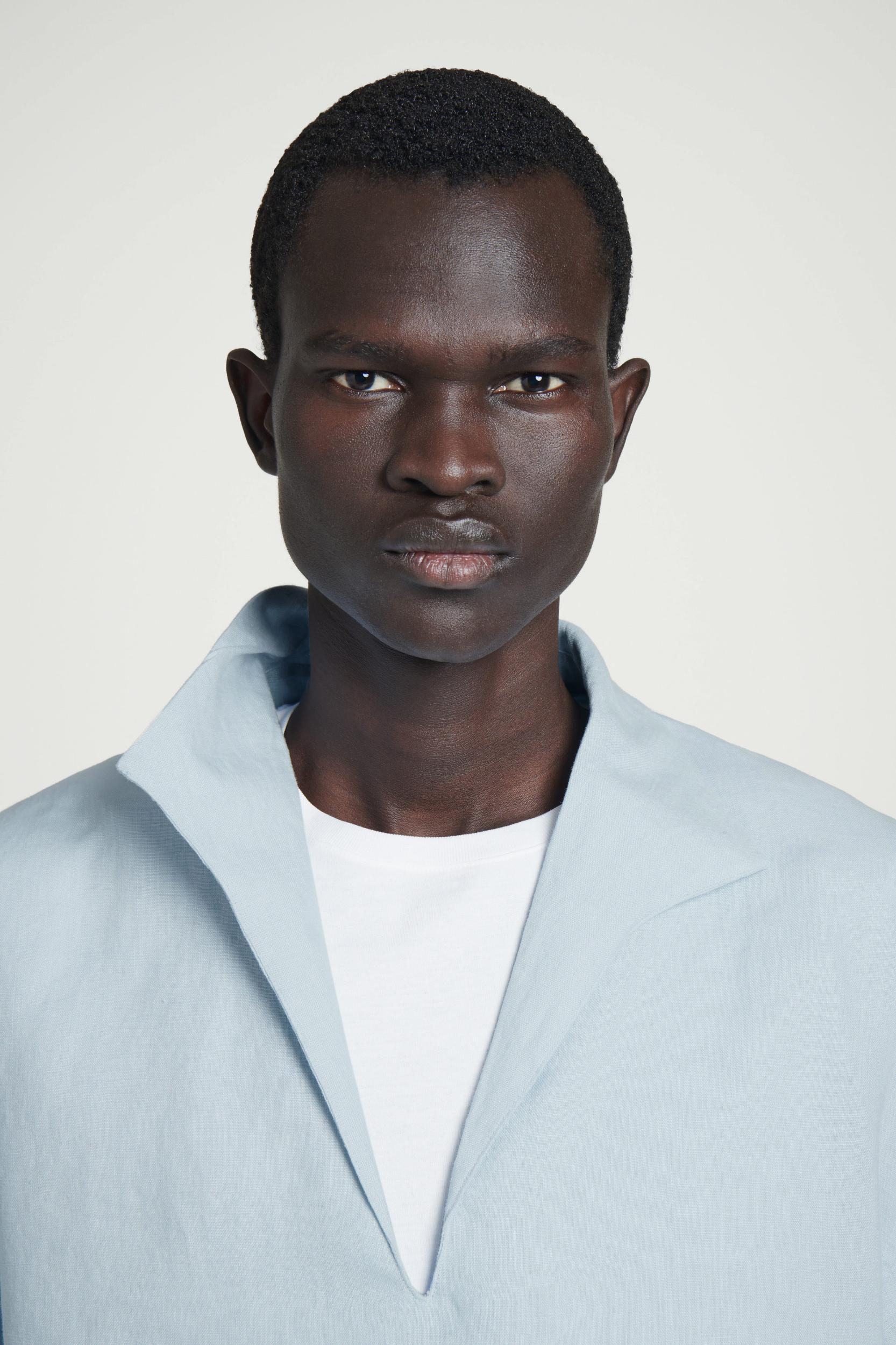 OPEN-COLLAR LINEN SHIRT Product Image