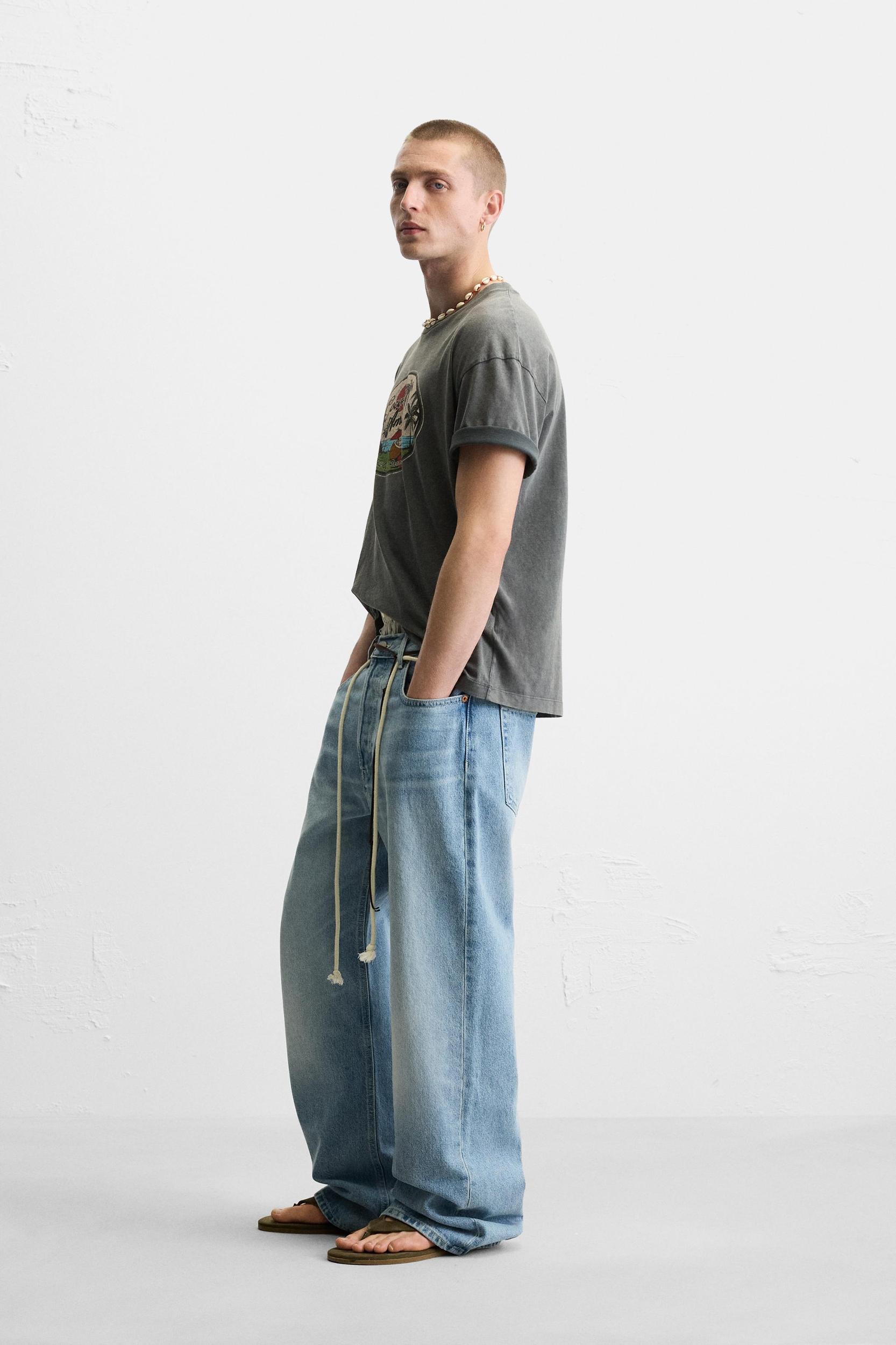 WASHED T-SHIRT WITH CONTRAST PRINT Product Image