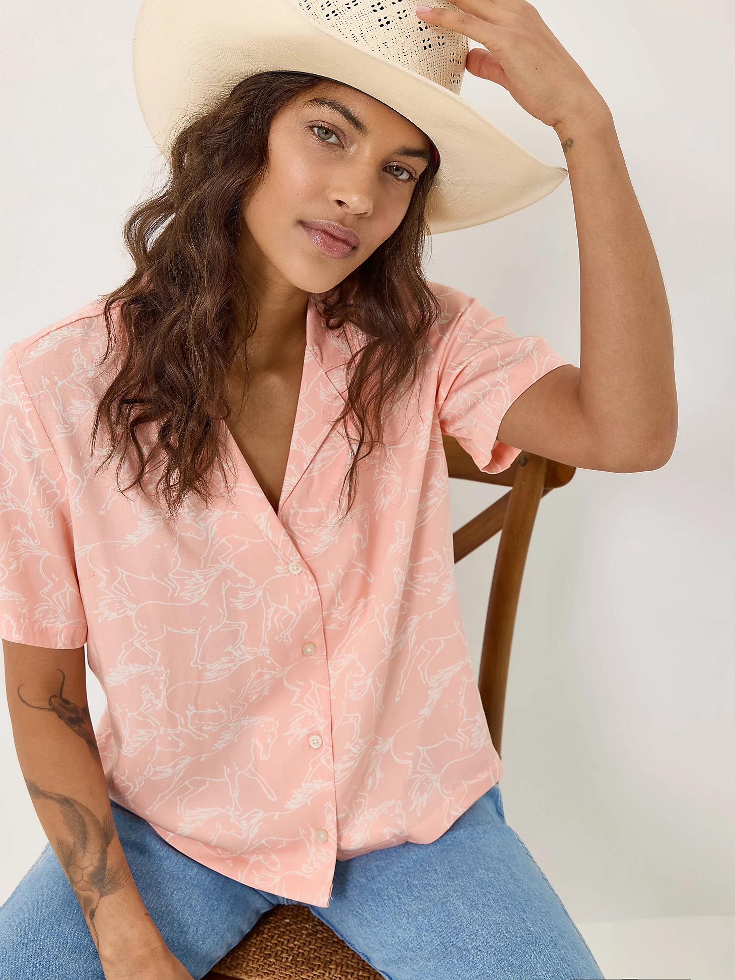 Women's Wrangler Retro® Cowgirl Camp Shirt in Rose Horse Product Image