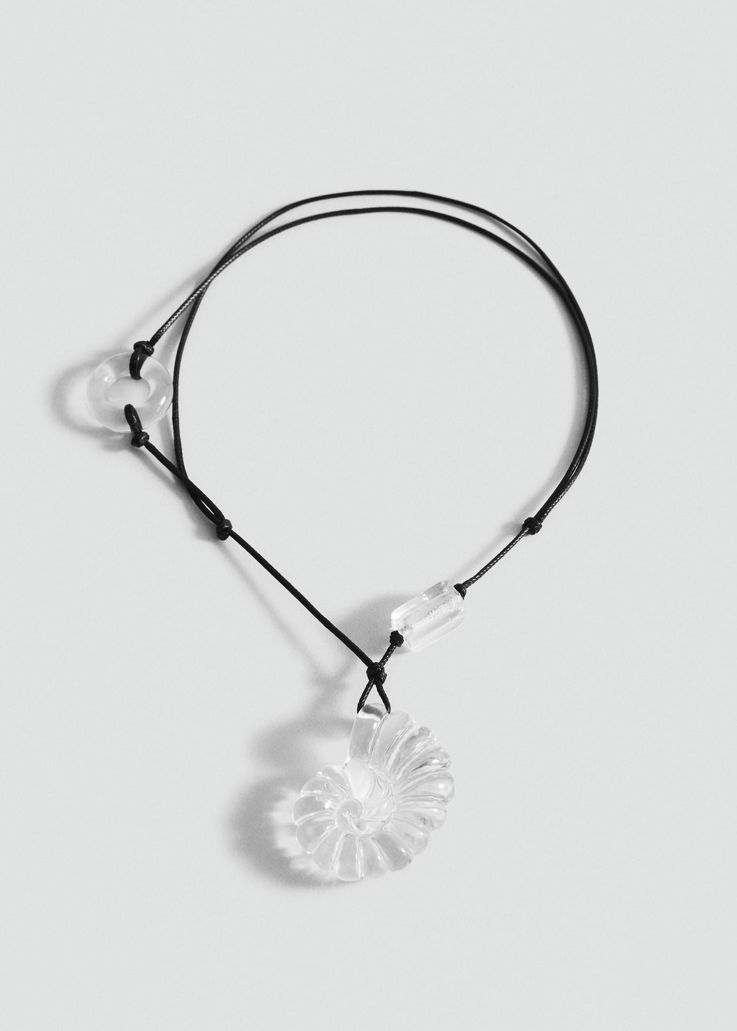 Resin shell necklace - Women | MANGO USA Product Image