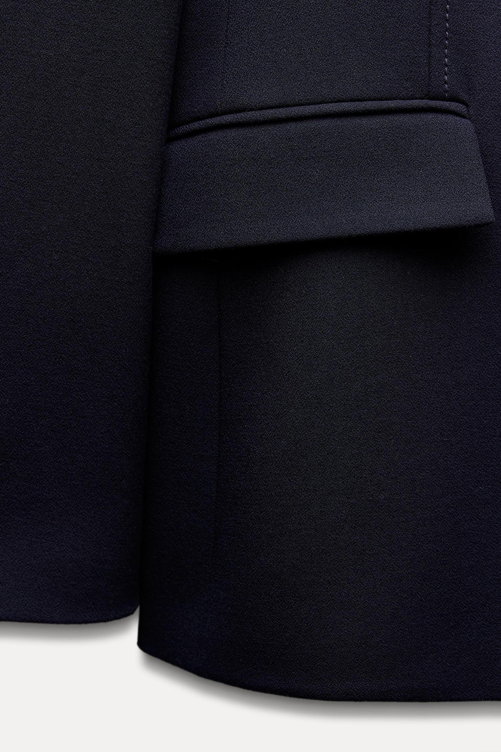 FITTED SHOULDER PAD BLAZER Product Image