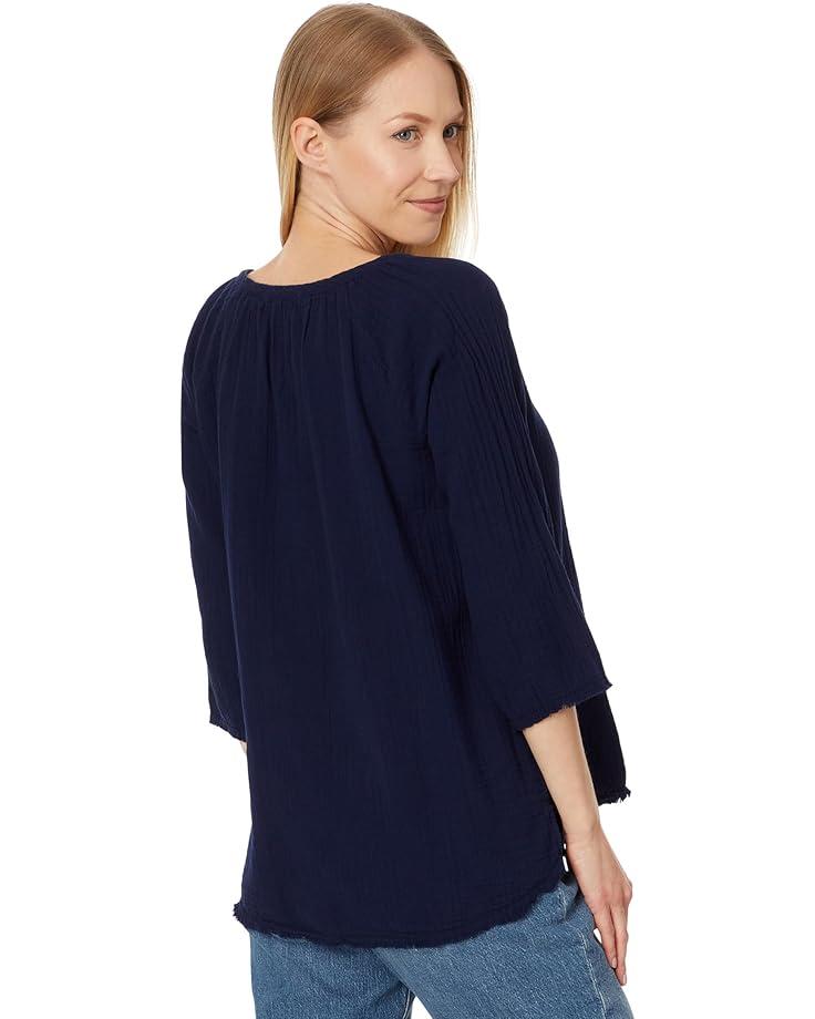 3/4 Sleeve V-Neck Tee with Curved Hem Product Image