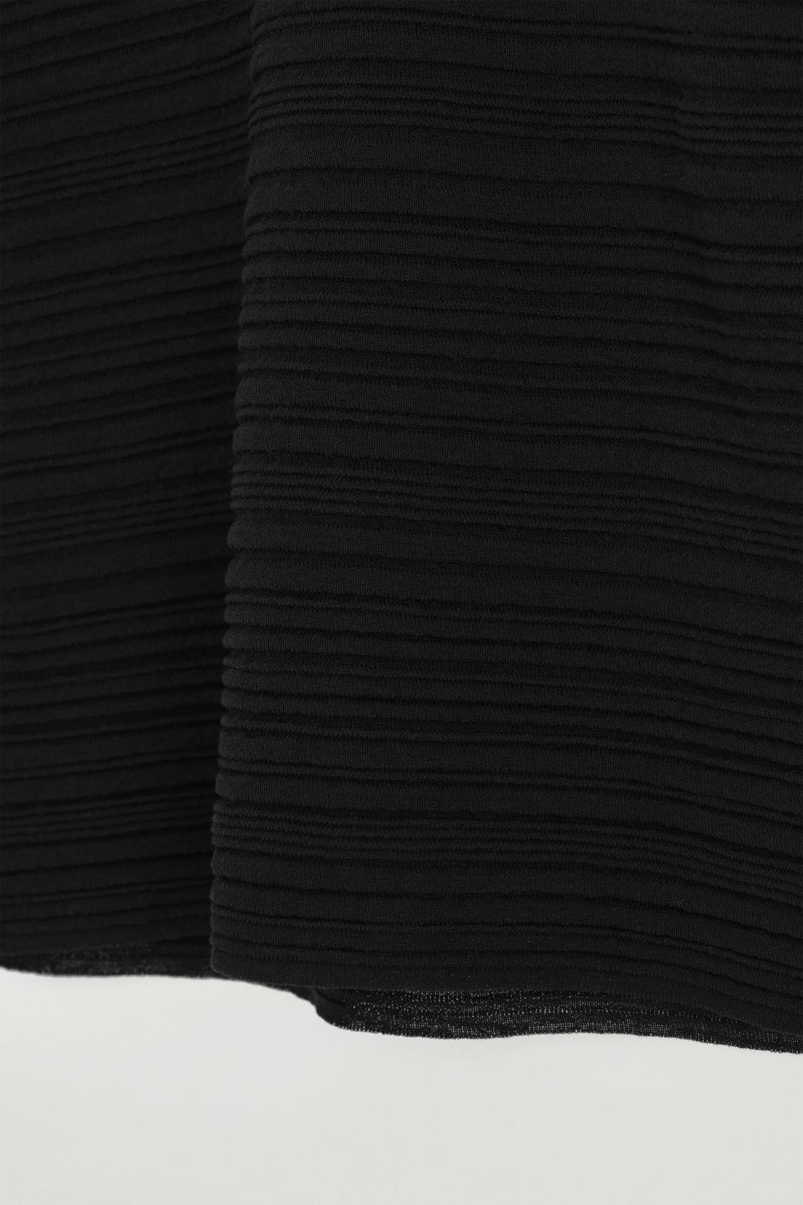 STRIPED KNITTED T-SHIRT Product Image