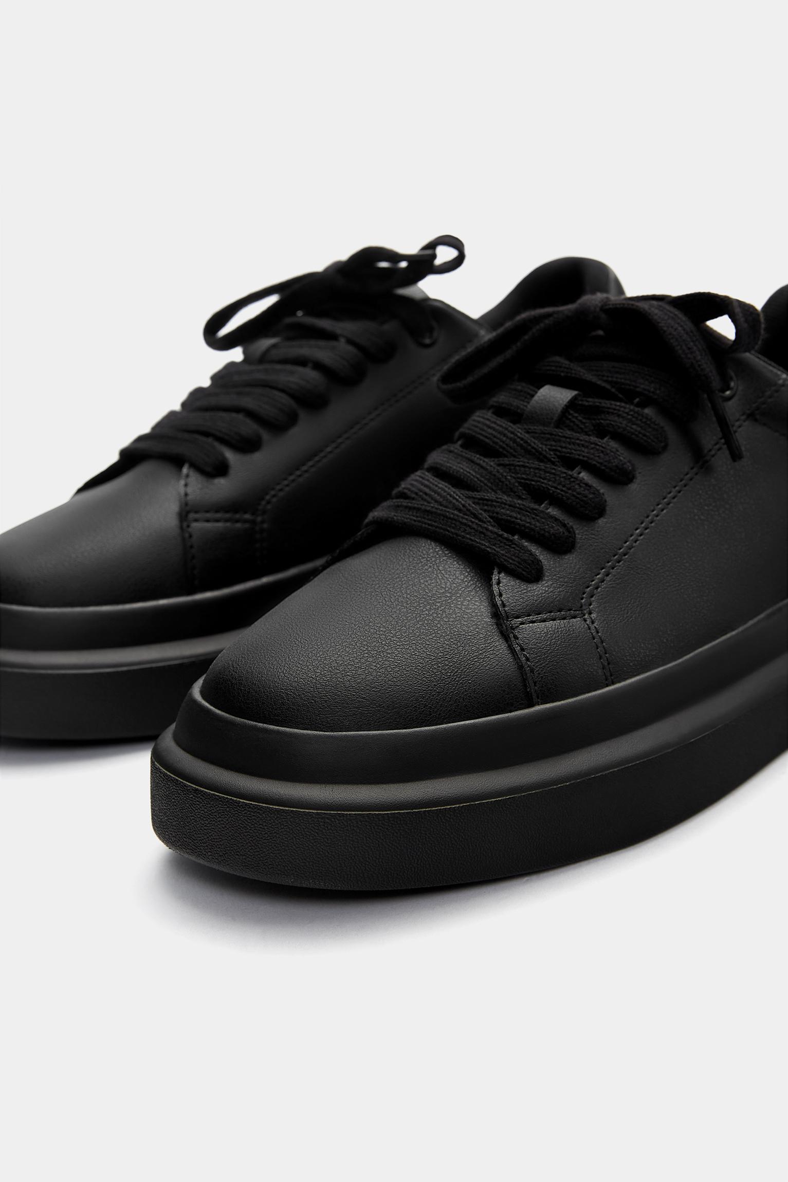 Chunky sole sneakers Product Image