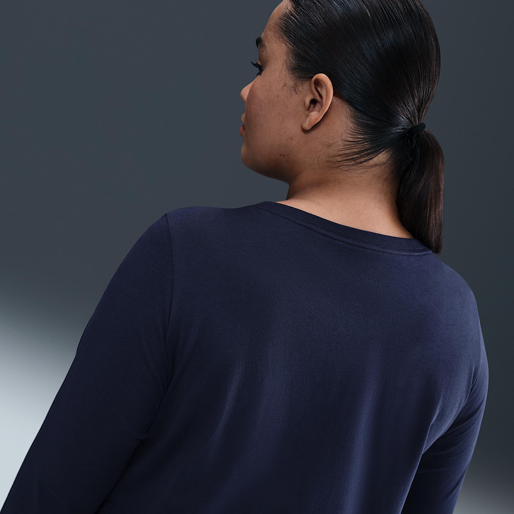 Nike Sportswear Club Women's Long-Sleeve T-Shirt (Plus Size) Product Image