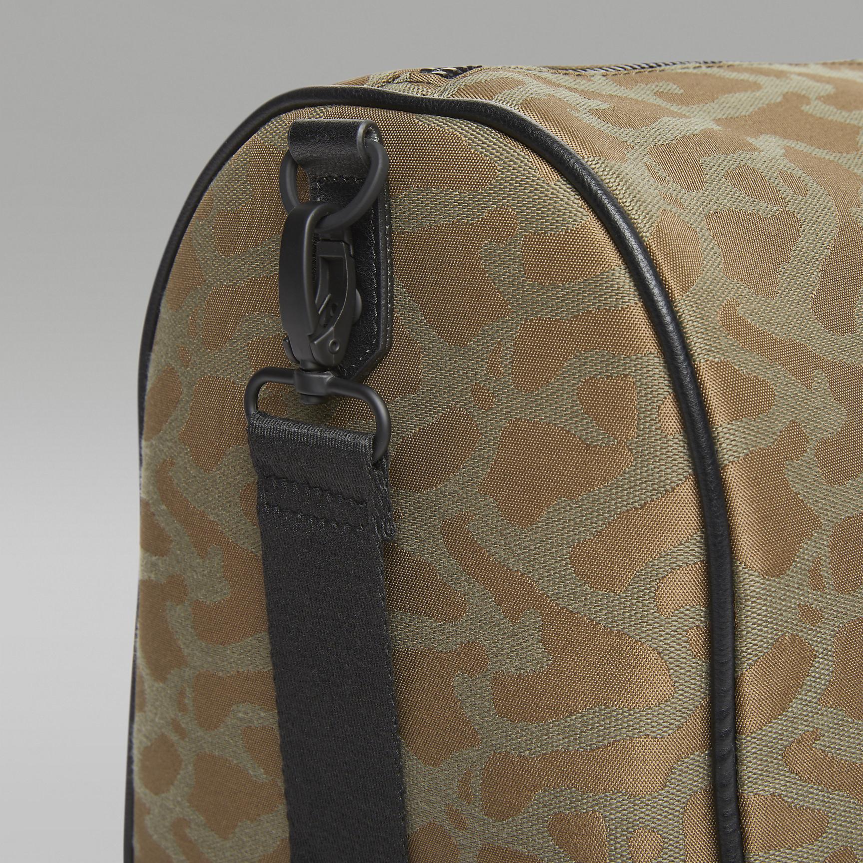 Mens Jordan Icon Duffle Bag (25L) | MM0949-G16 Product Image