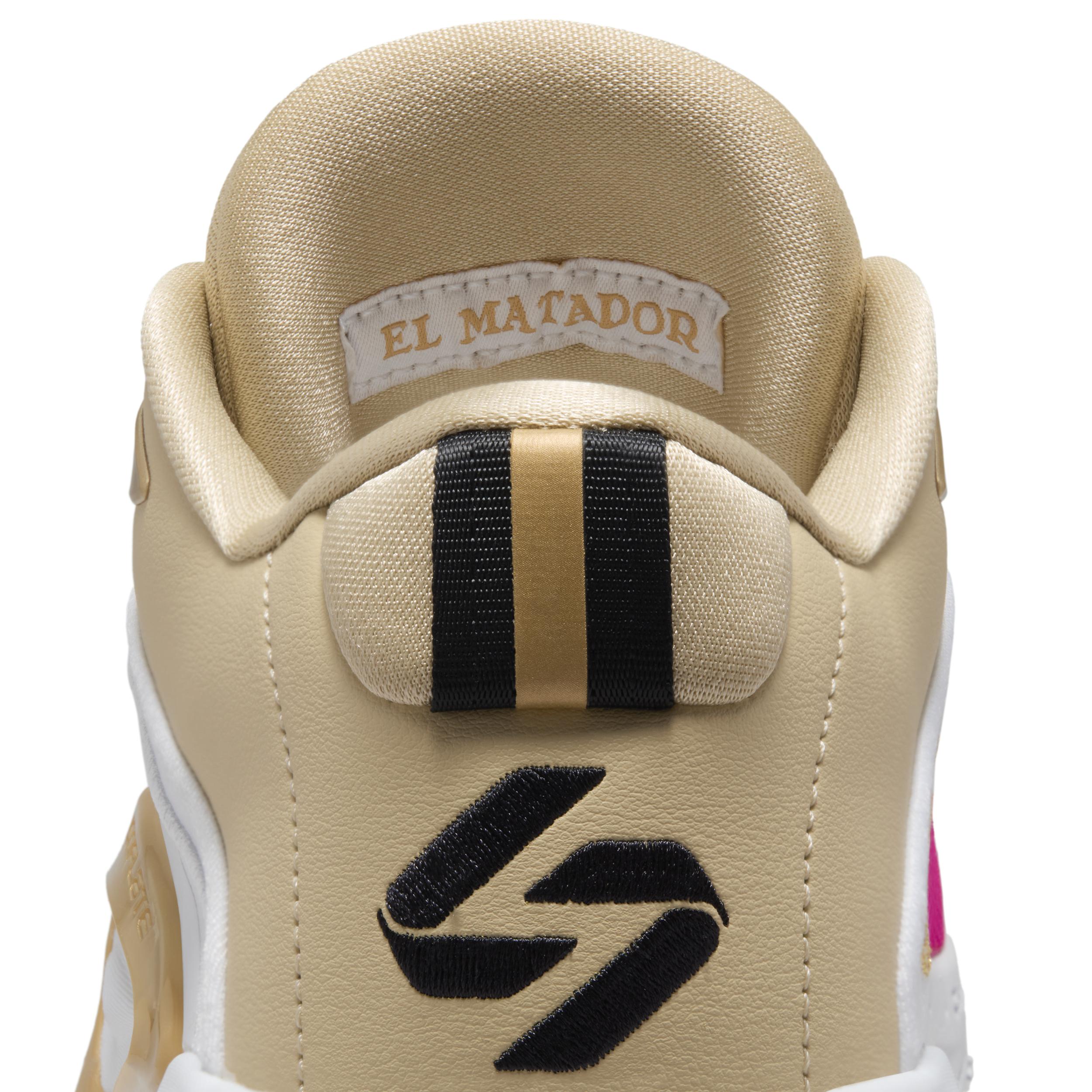 Nike Men's Luka 3 SE "Matador" Basketball Shoes Product Image