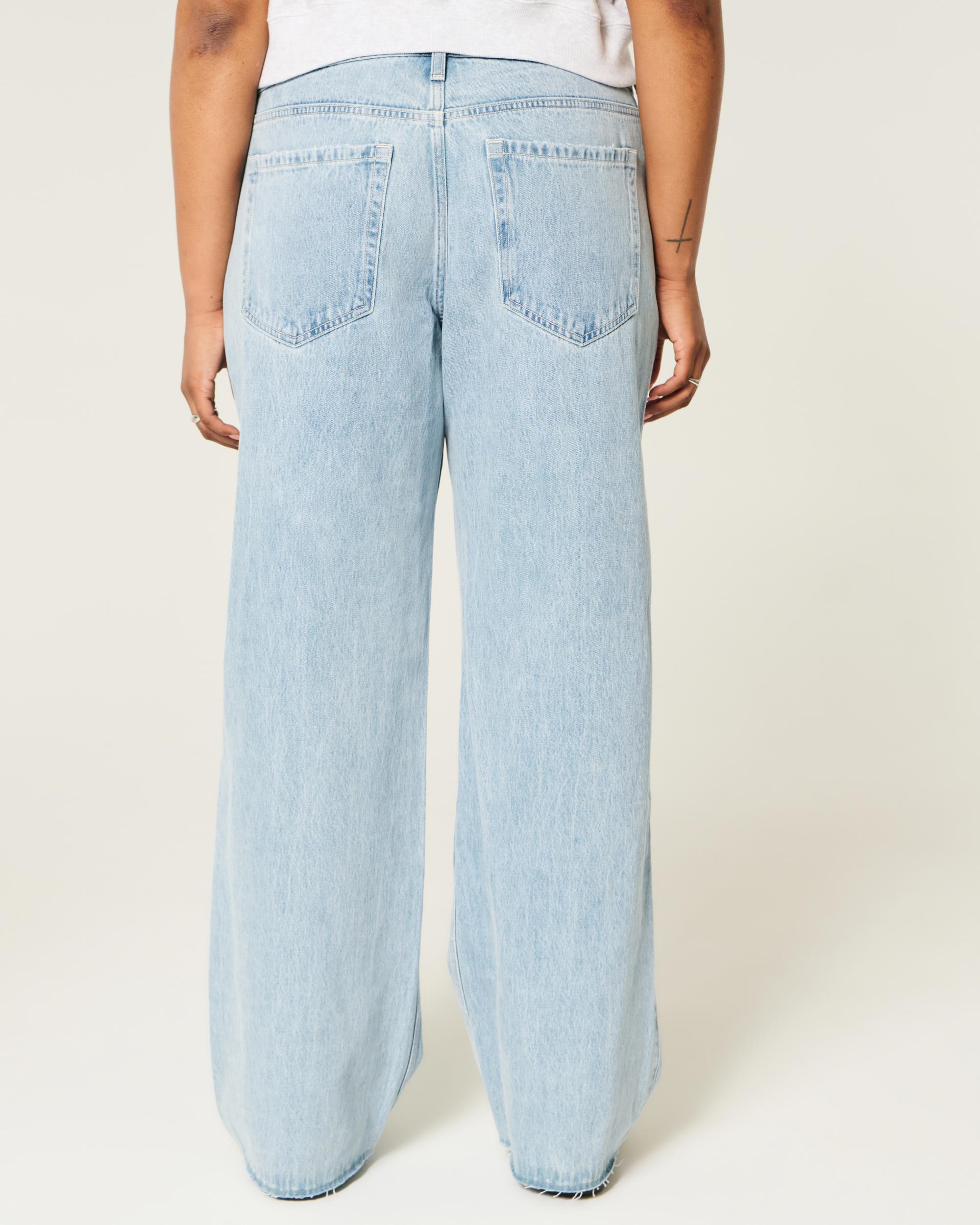 Low-Rise Ripped Light Wash Baggy Jeans Product Image
