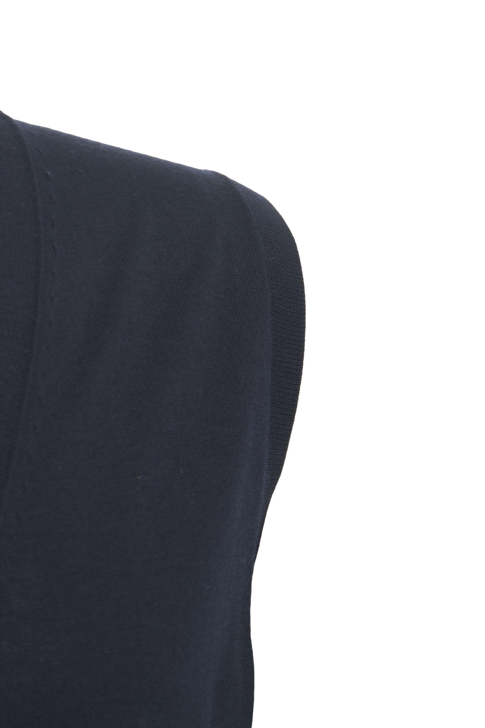 Knit vest Product Image