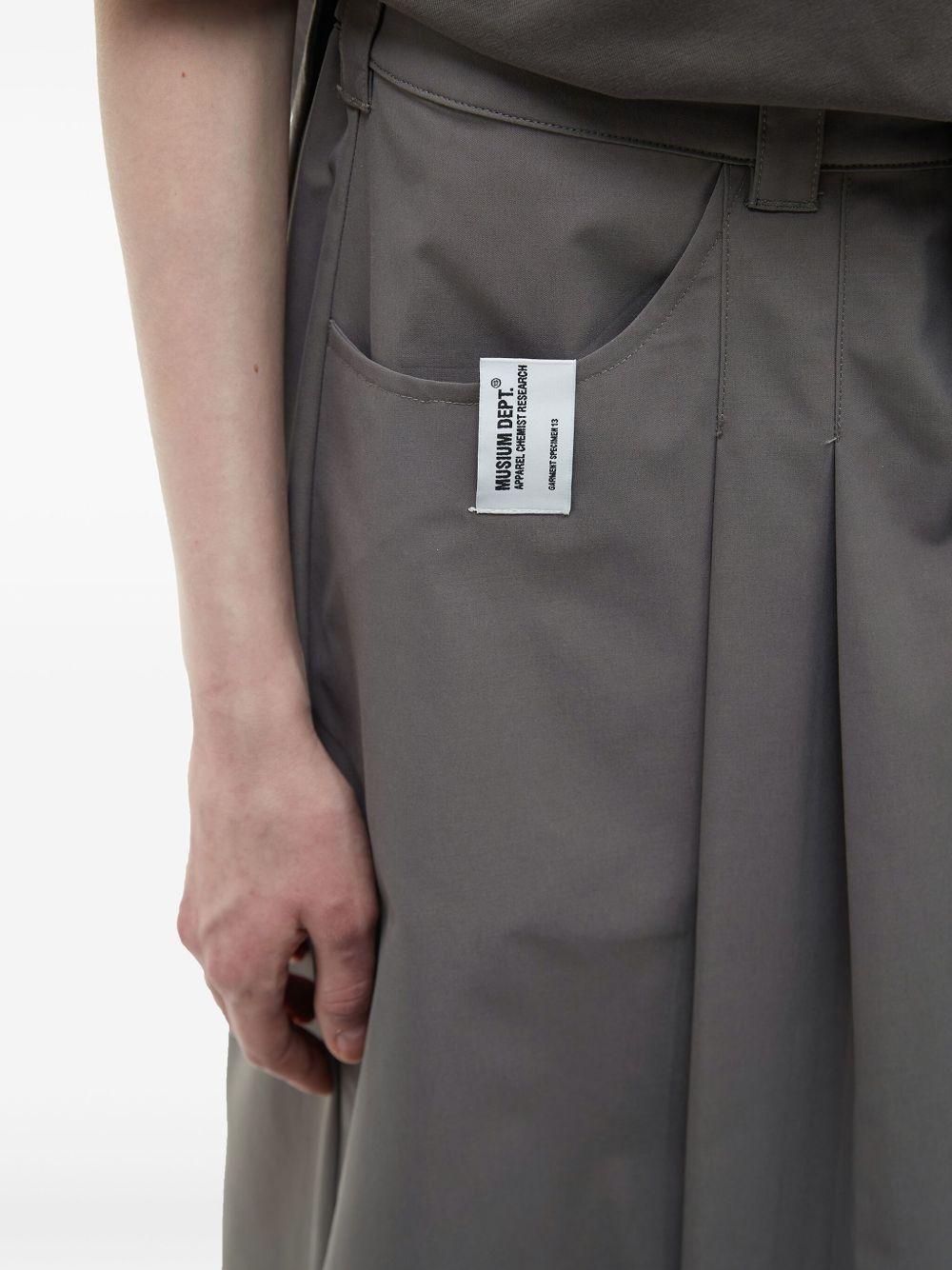 pleated trousers  Product Image