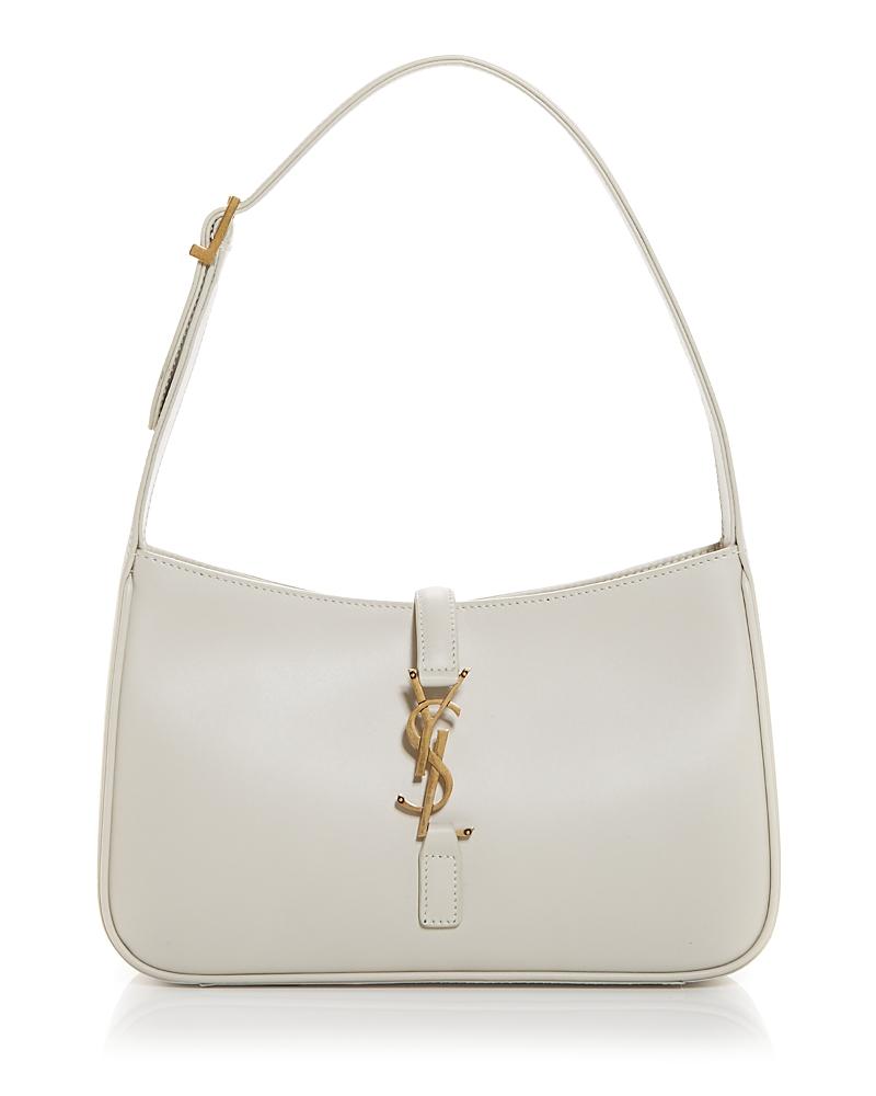 Womens Le 5 7 Shoulder Bag in Patent Leather Product Image