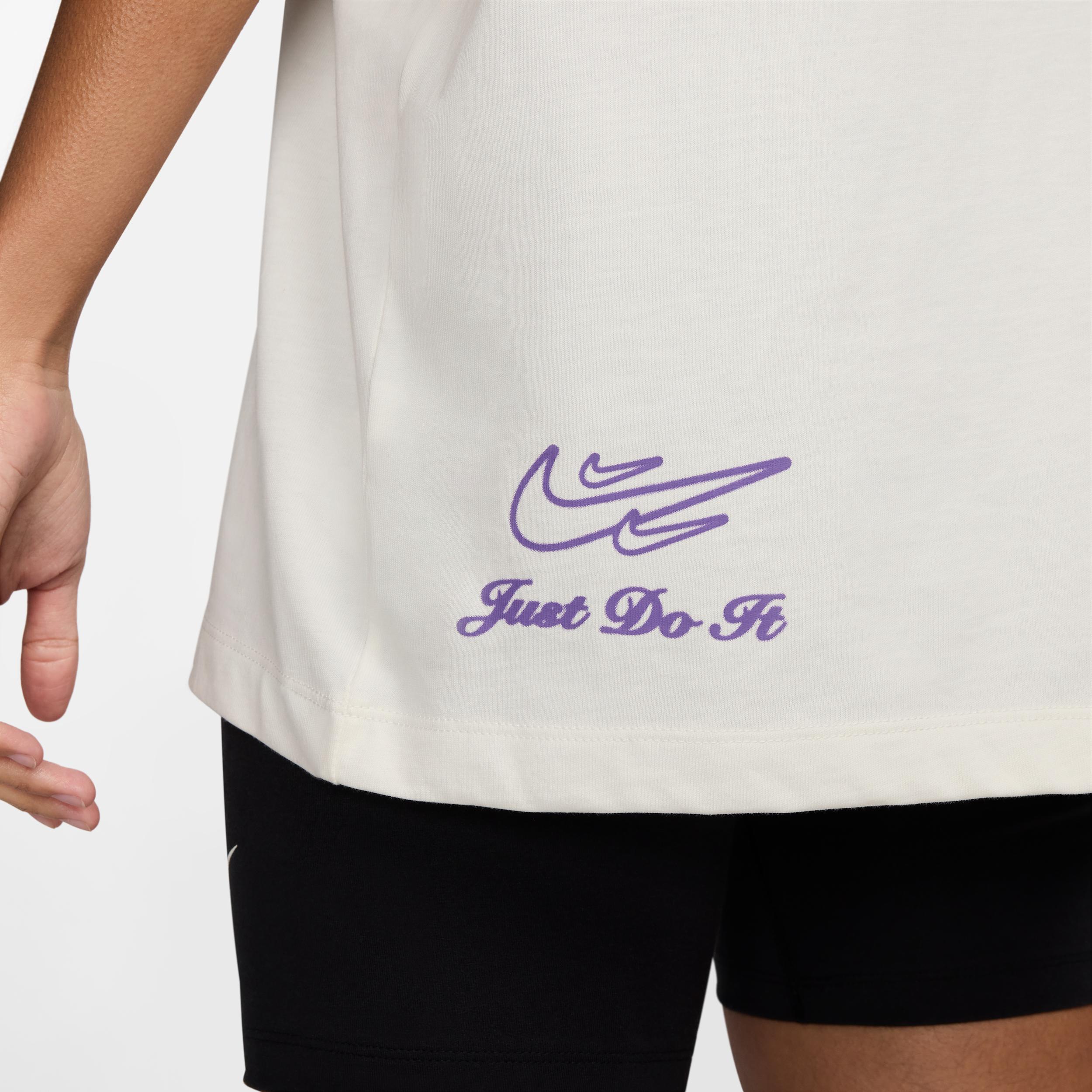 Women's Nike Sportswear Oversized Graphic T-Shirt Product Image