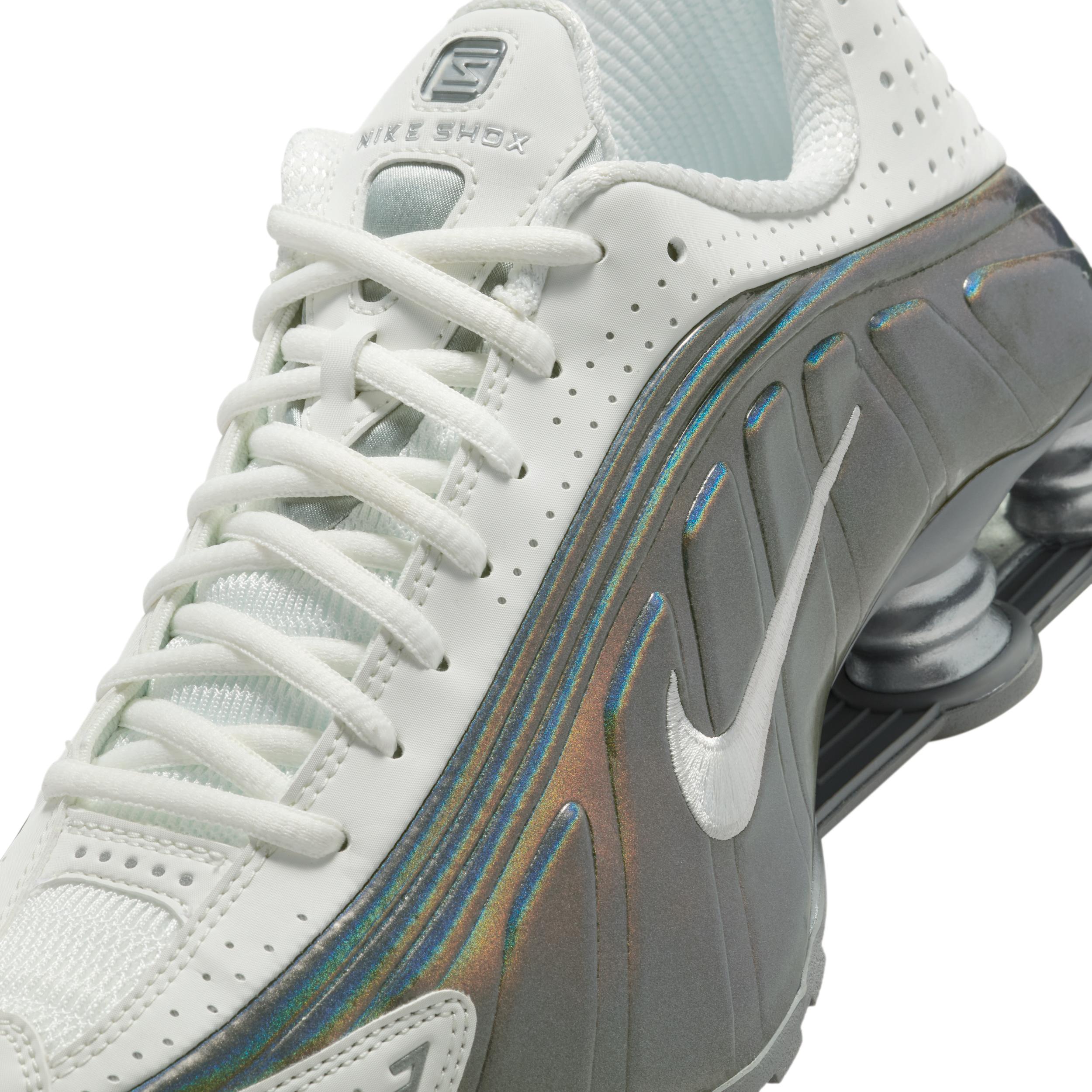 Nike Womens Shox R4 Shoes | IB7703-100 Product Image