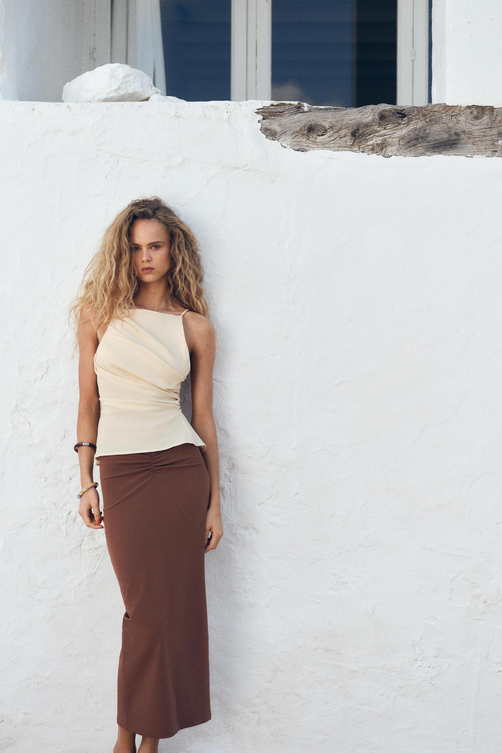 RUCHED ELASTICIZED TOP Product Image