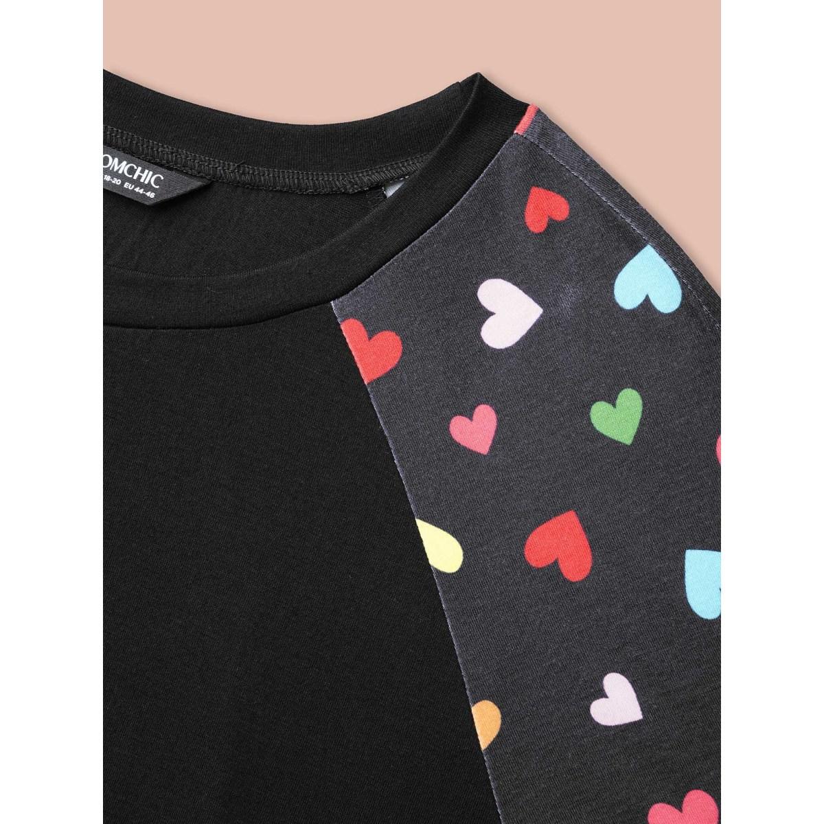 Plus Size Multi-Color Hearts Spliced Slim-Fit T-Shirt Black Women Leisure Contrast Round Neck Casual T-shirts BloomChic 18-20/2X Product Image