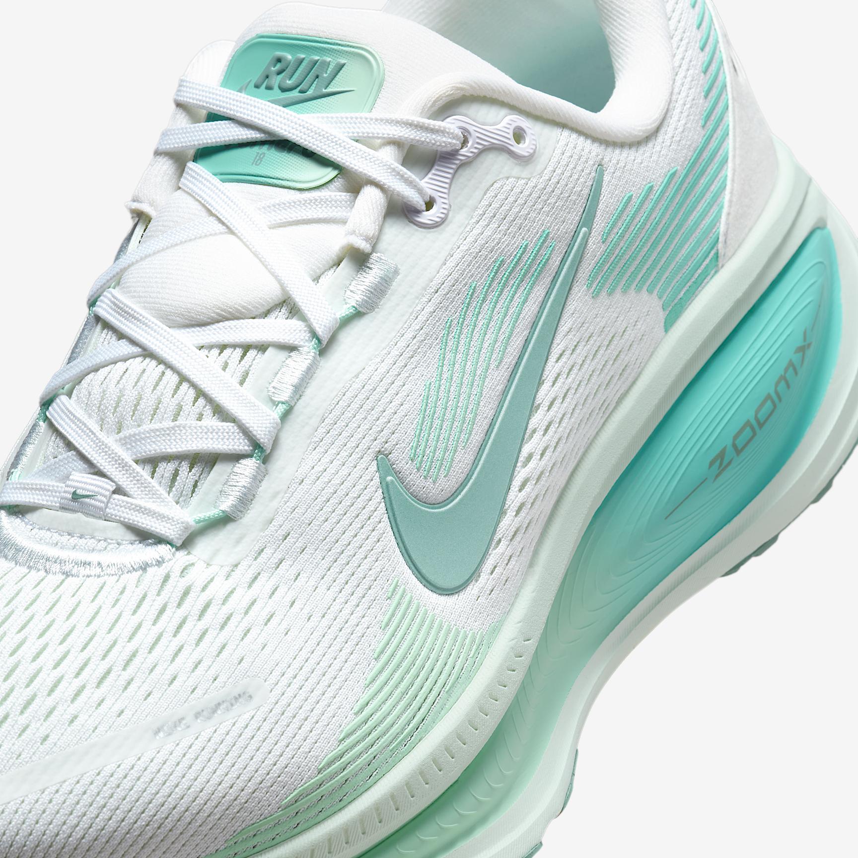 Nike Women's Vomero 18 Road Running Shoes (Extra Wide) Product Image