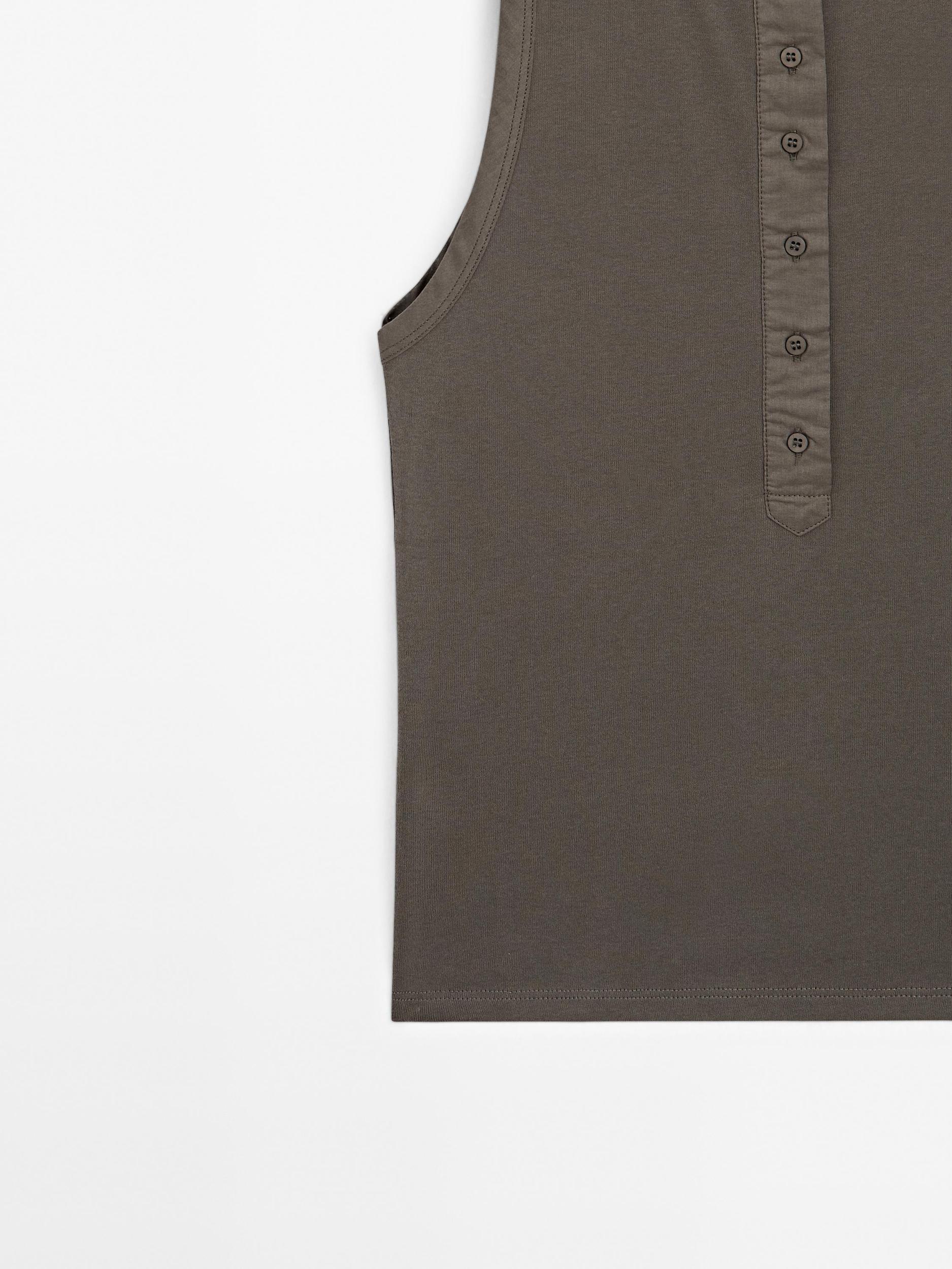 Top with contrast trim detail Product Image