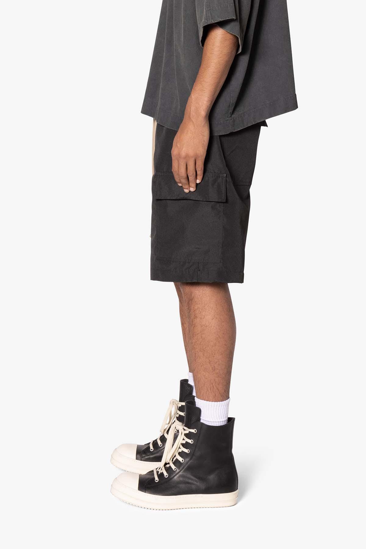 Rave Double Cargo Shorts - Black Product Image