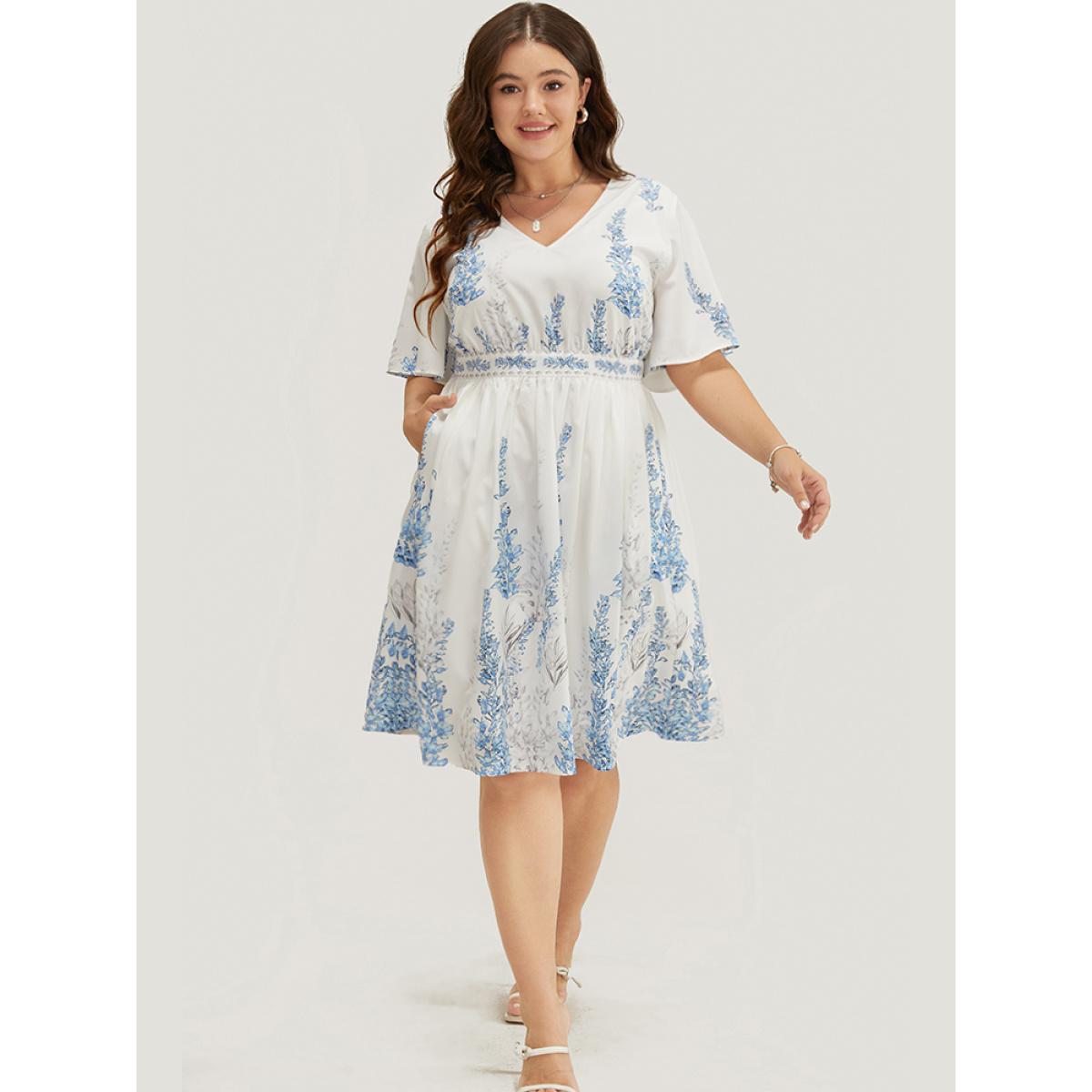 Plus Size Bandana Print Pocket Ruffle Knee Dress LightBlue Women Elegant Pocket V-neck Short sleeve Curvy Knee Dress BloomChic 26/4X Product Image