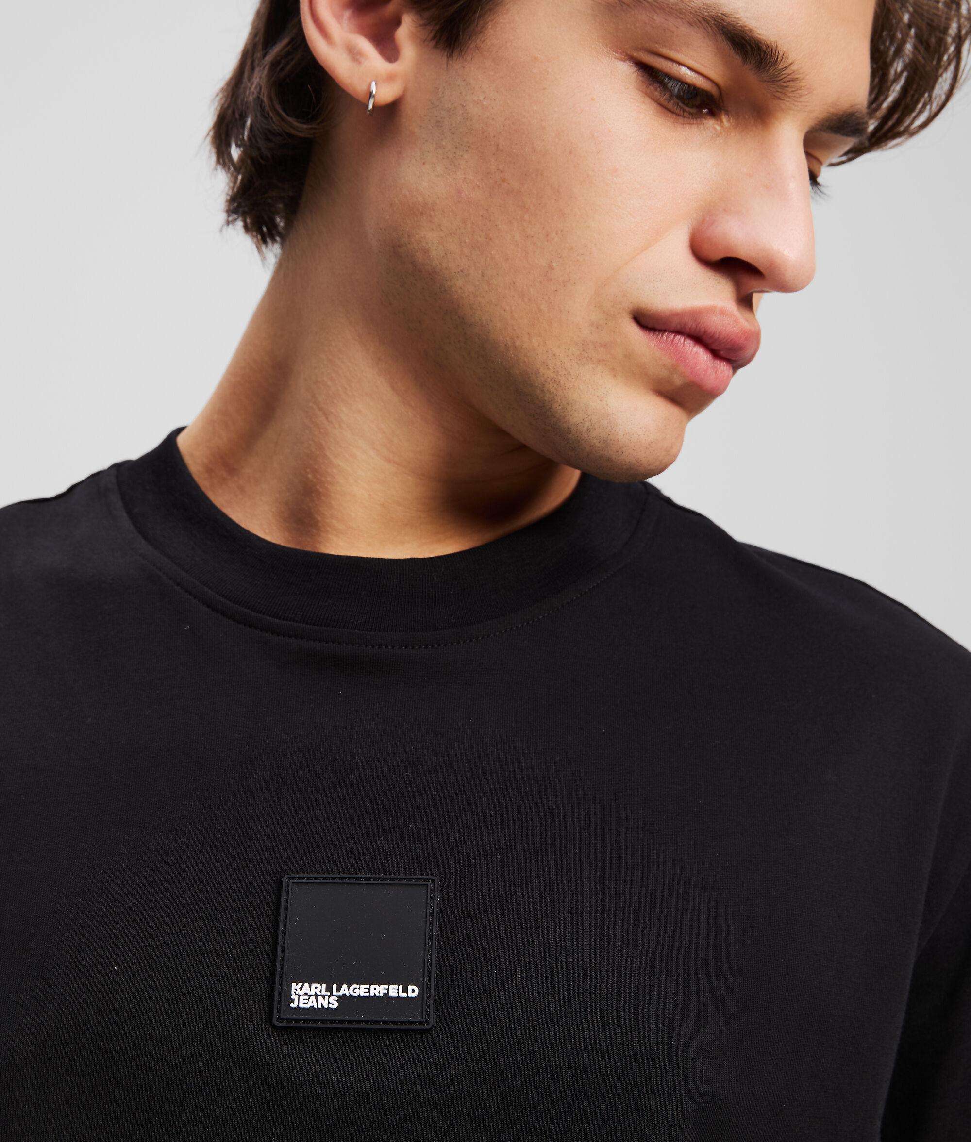 GRAPHIC T-SHIRT Product Image