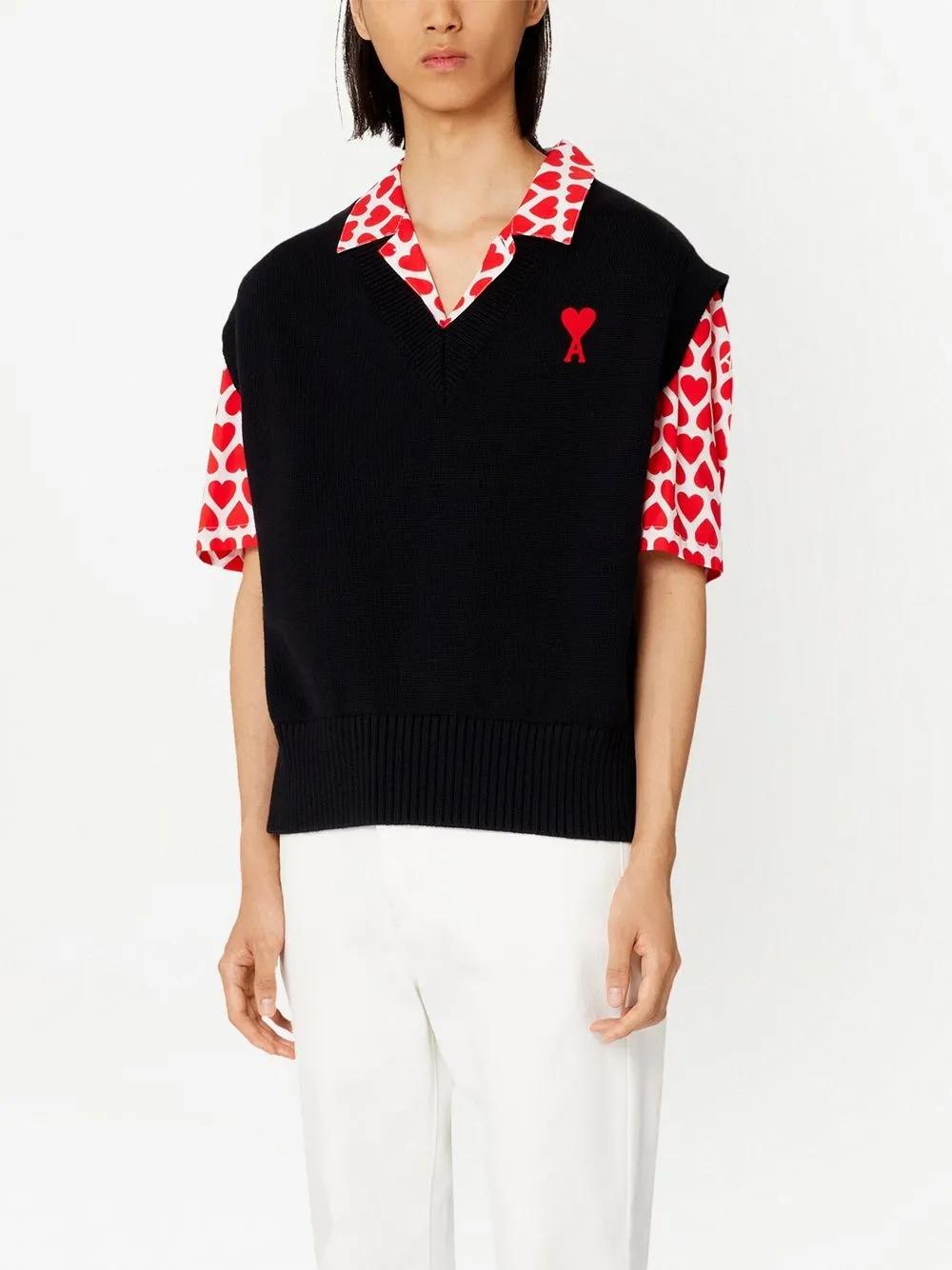 Ami De Coeur V-neck vest Product Image