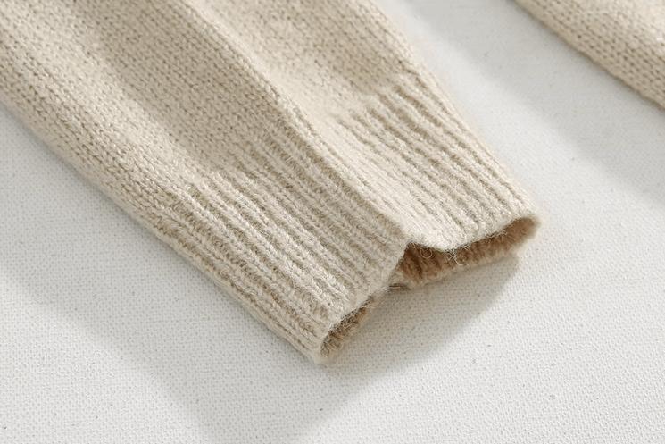 RT No. 10384 KNITTED PULLOVER SWEATER Product Image