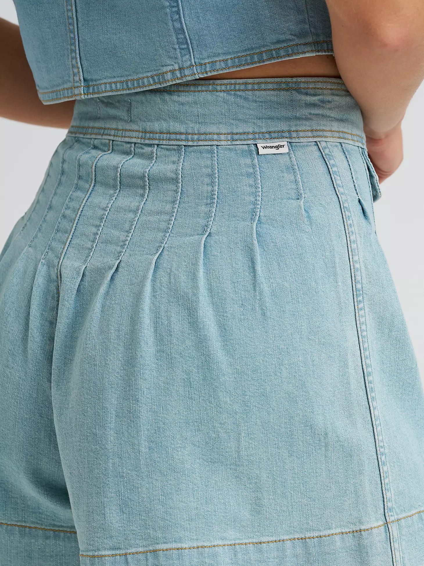 Women's Country Estate Denim Short | Women's SHORTS & SKIRTS | Wrangler® Product Image