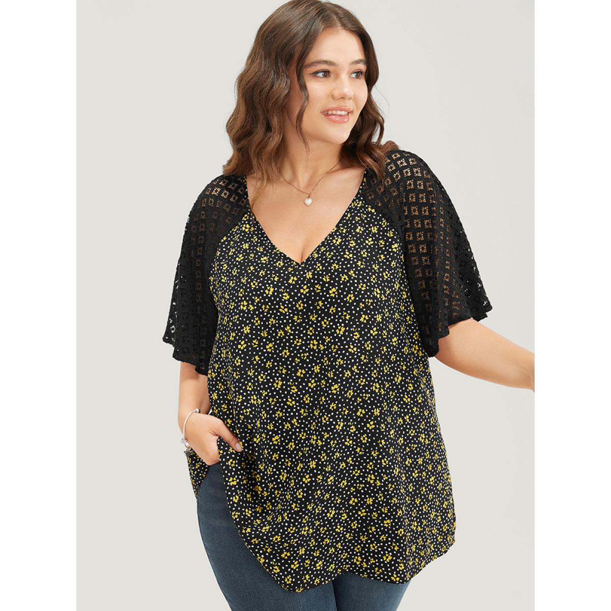 Plus Size BlackFlower Ditsy Floral Lace Raglan Sleeve Blouse Women Elegant Short sleeve V-neck Dailywear Blouses BloomChic 12/L Product Image