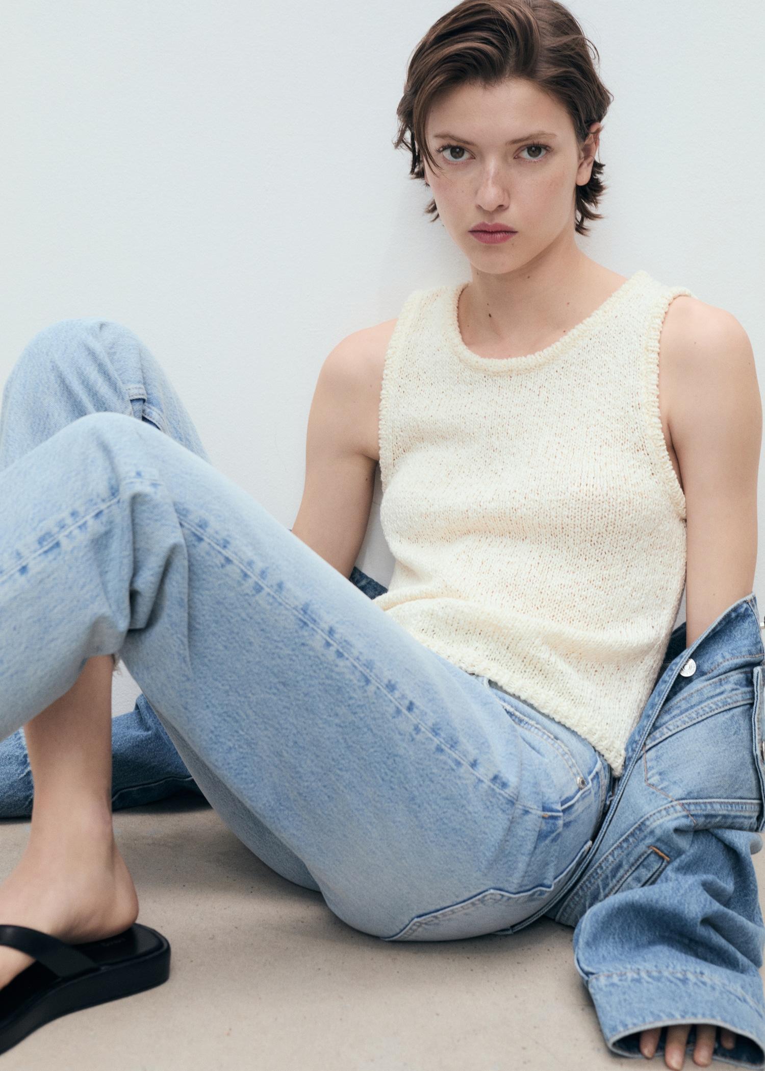 Mid-rise straight jeans - Women | MANGO USA Product Image