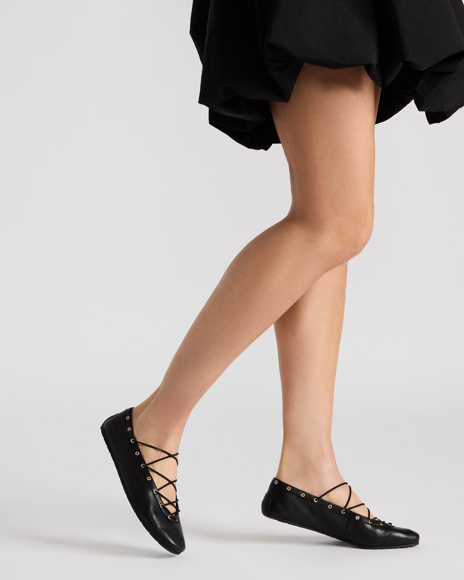 POINTE BLACK LEATHER Female Product Image