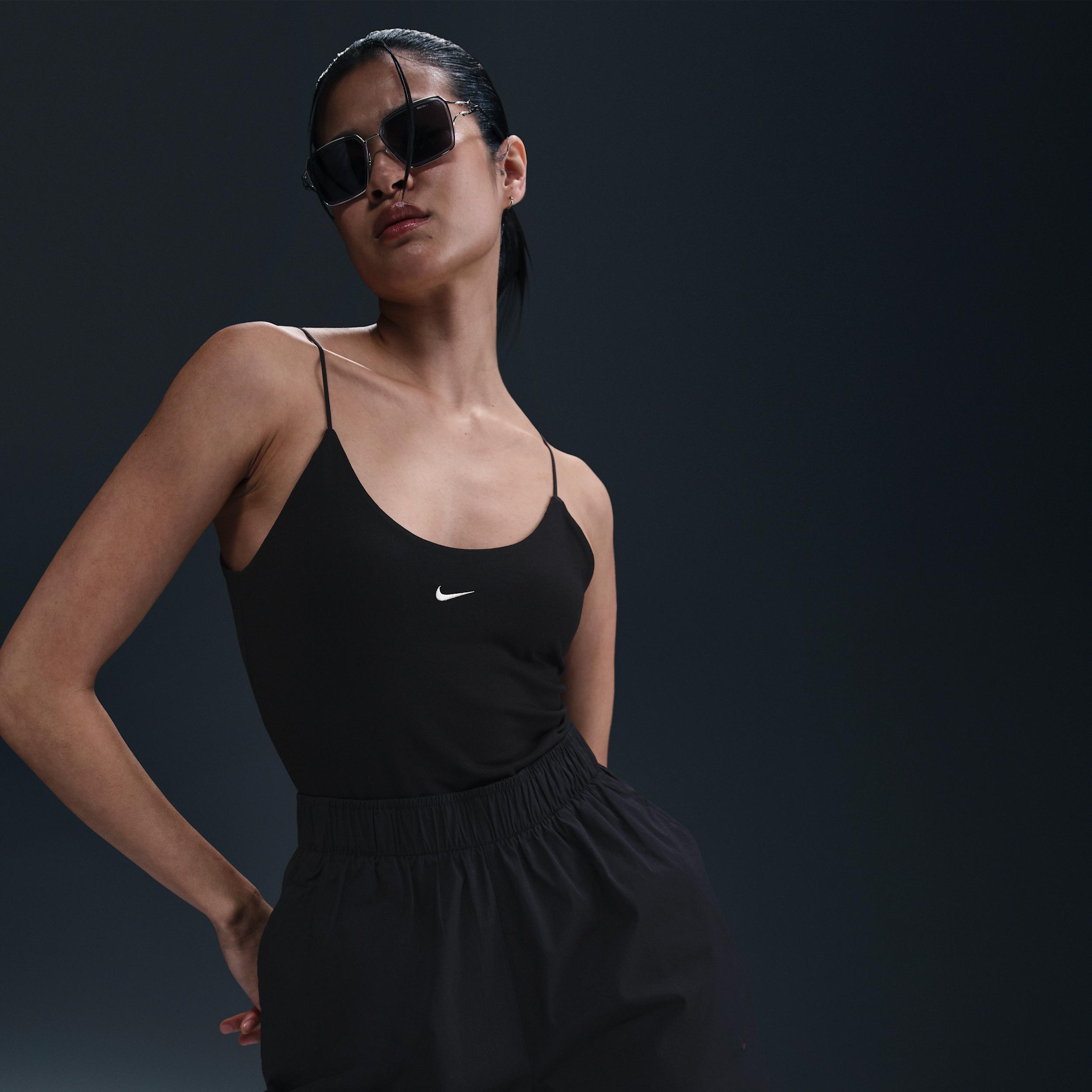 Women's Nike Sportswear Chill Poplin Mid-Rise 5" Shorts Product Image