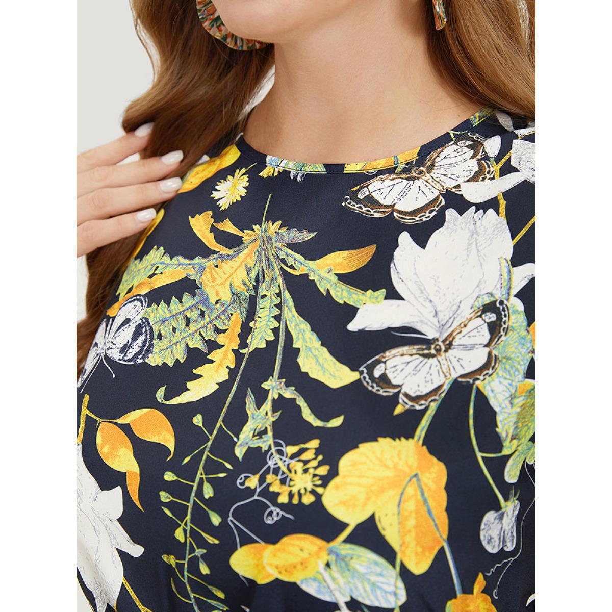 Plus Size Floral Print Pocket Sleeveless Ruffle Hem Dress DarkBlue Women Vacation Gathered Round Neck Sleeveless Curvy Midi Dress BloomChic 22-24/3X Product Image