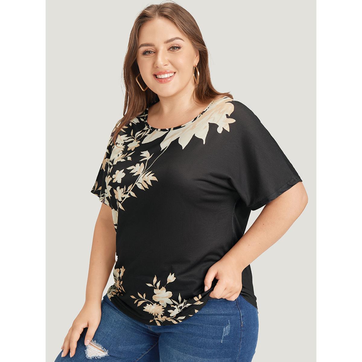 Plus Size Floral Printed Short Sleeve Round Neck T-shirt BlackFlower Women Elegant Floral Round Neck Going out T-shirts BloomChic 30/6X Product Image